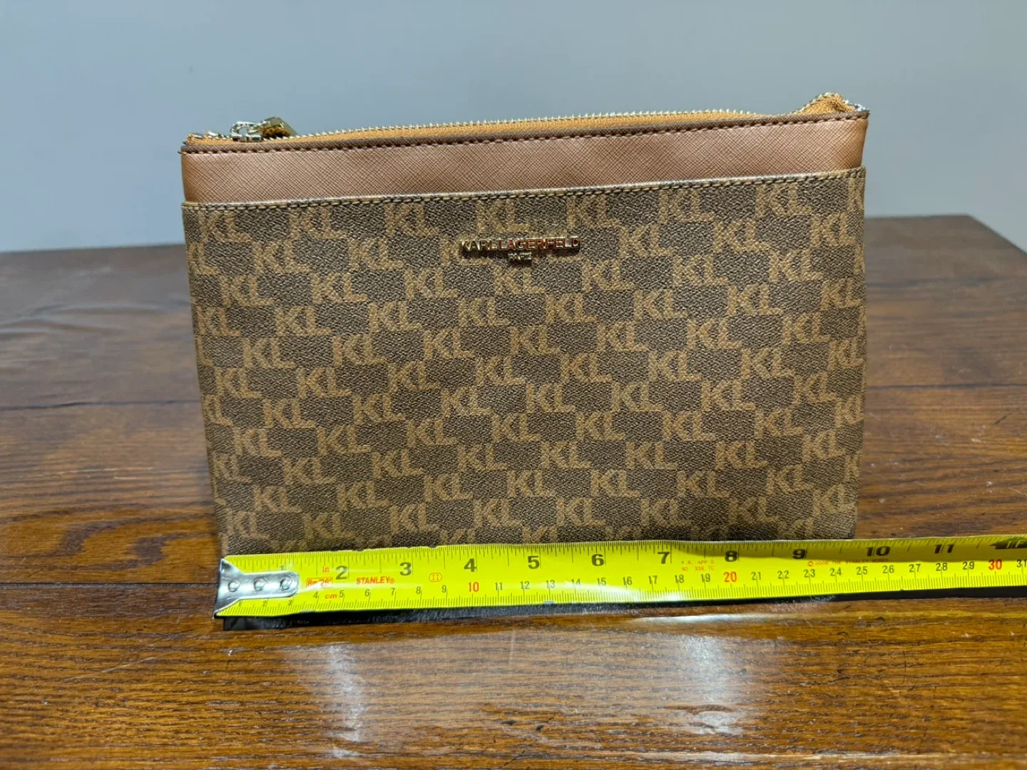 Karl Lagerfeld bag image indicator(3)