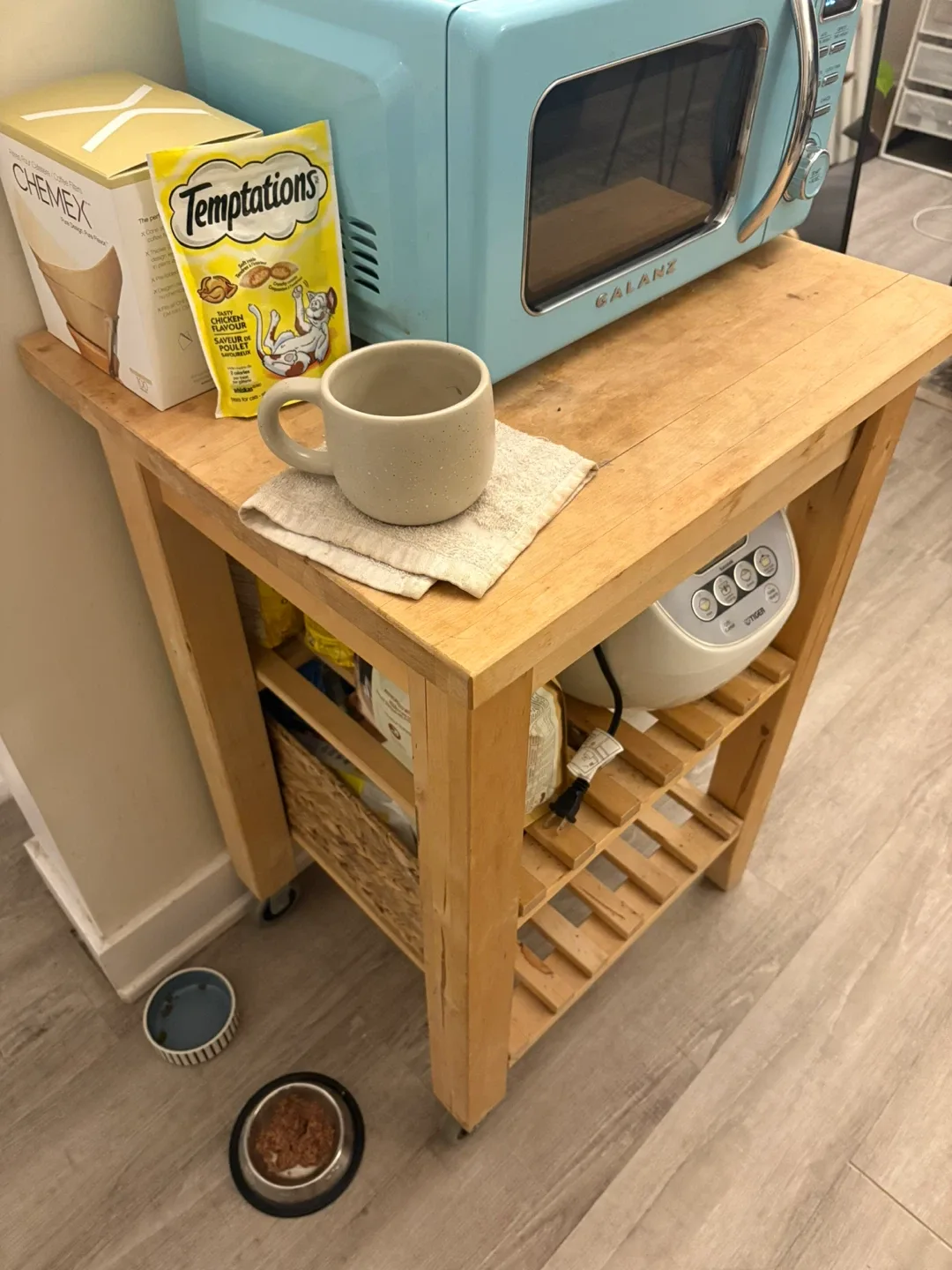 Wooden Kitchen Cart butcher’s block with Shelves image indicator(3)