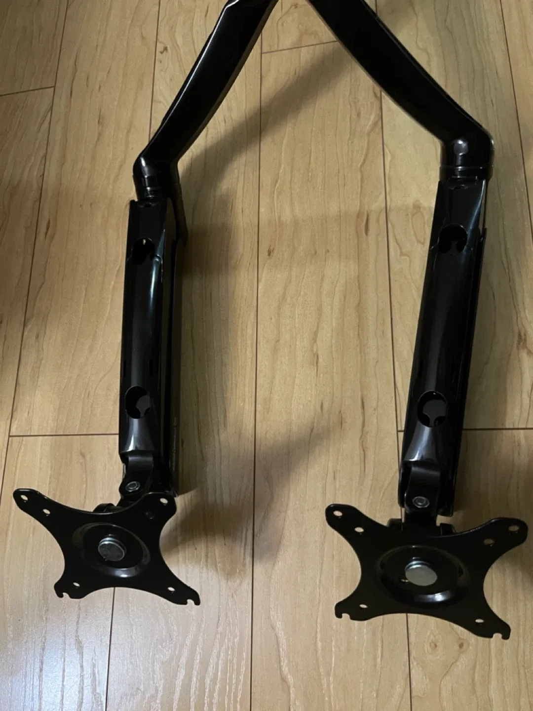 Dual Monitor Desk Mount - Black 17”-32” image indicator(6)