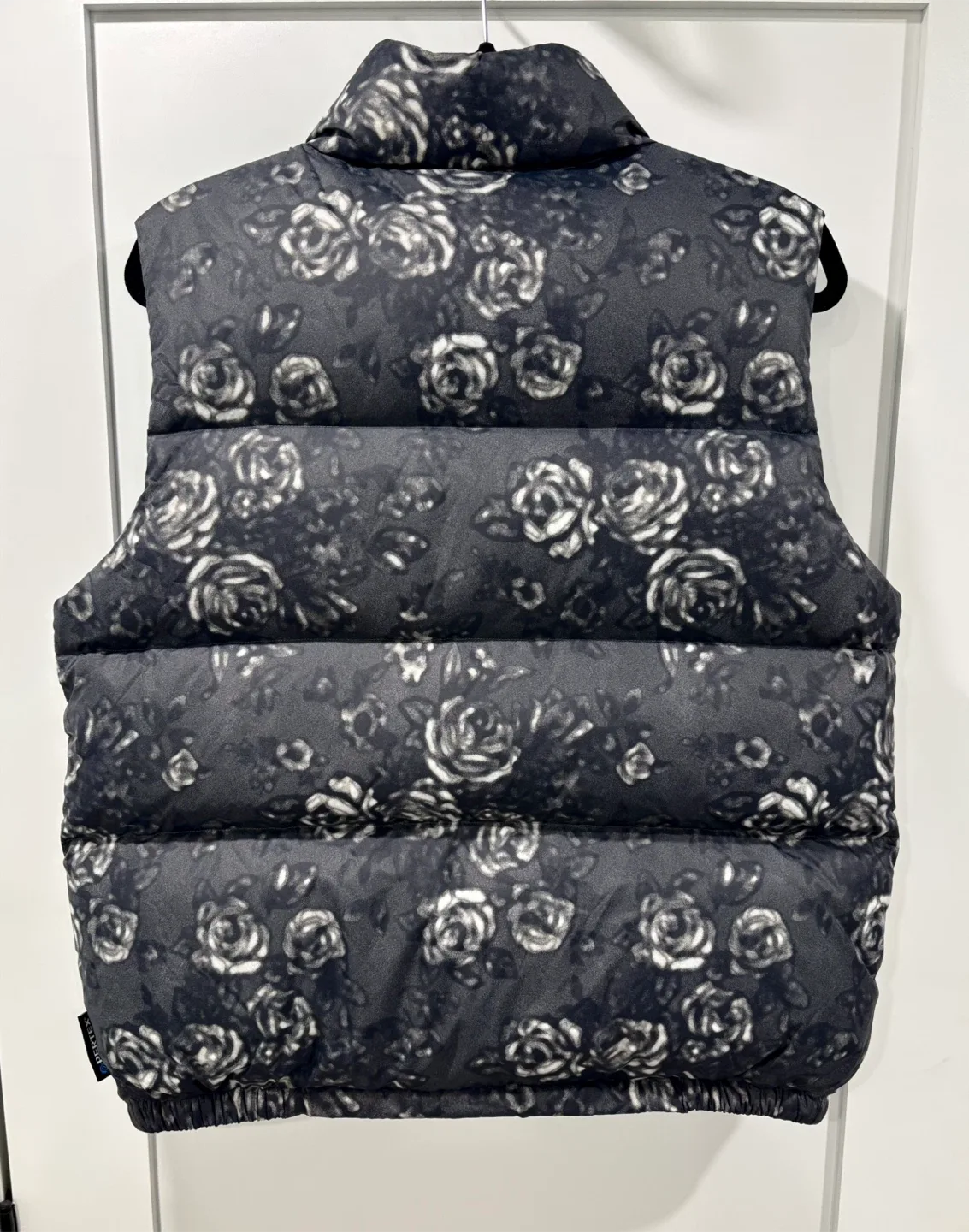 thisisneverthat Men’s winter vest Size S New! image indicator(2)