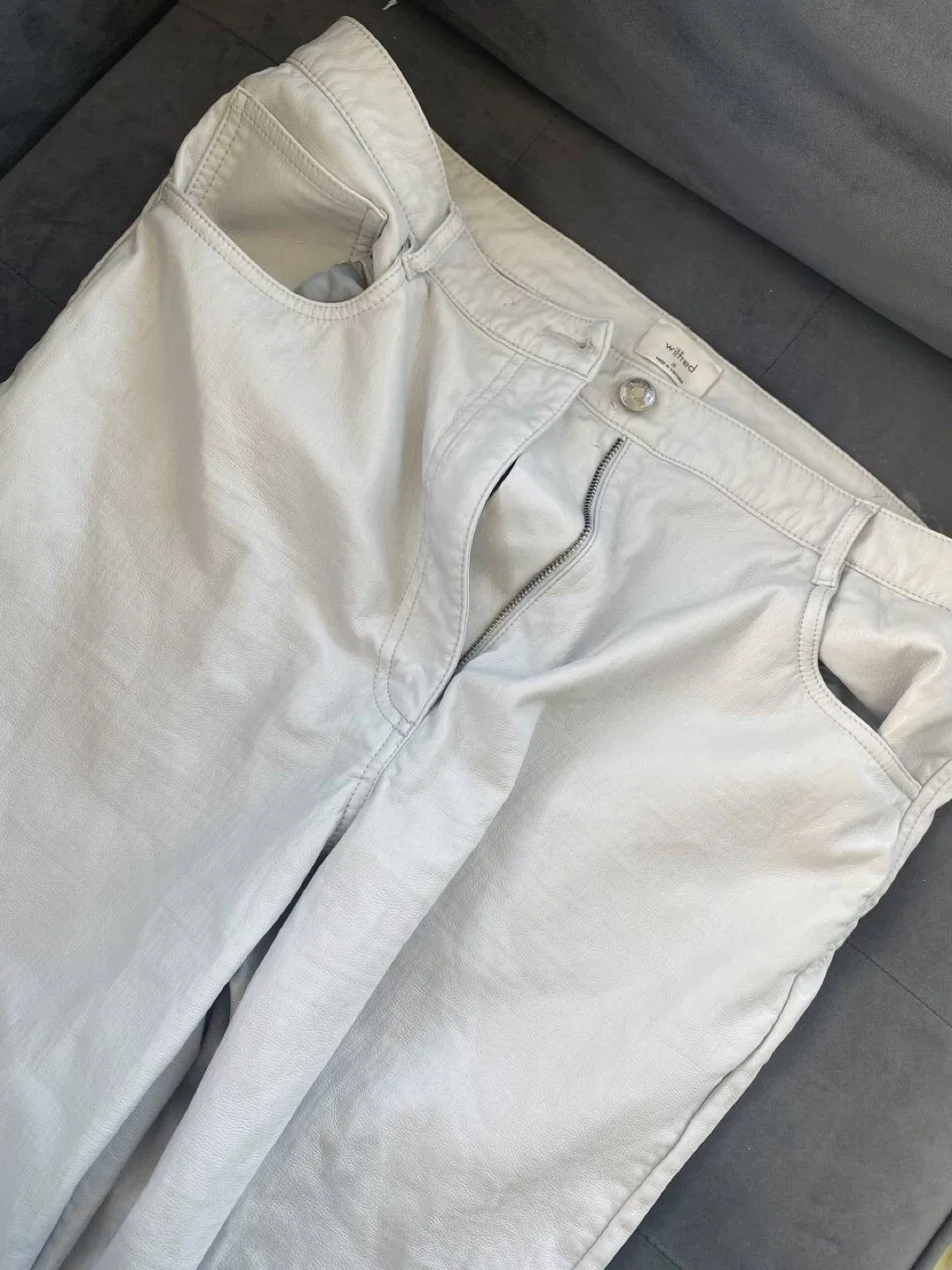 Wilfred The Melin Pant Aritzia “frozen grey” size 16 image indicator(3)