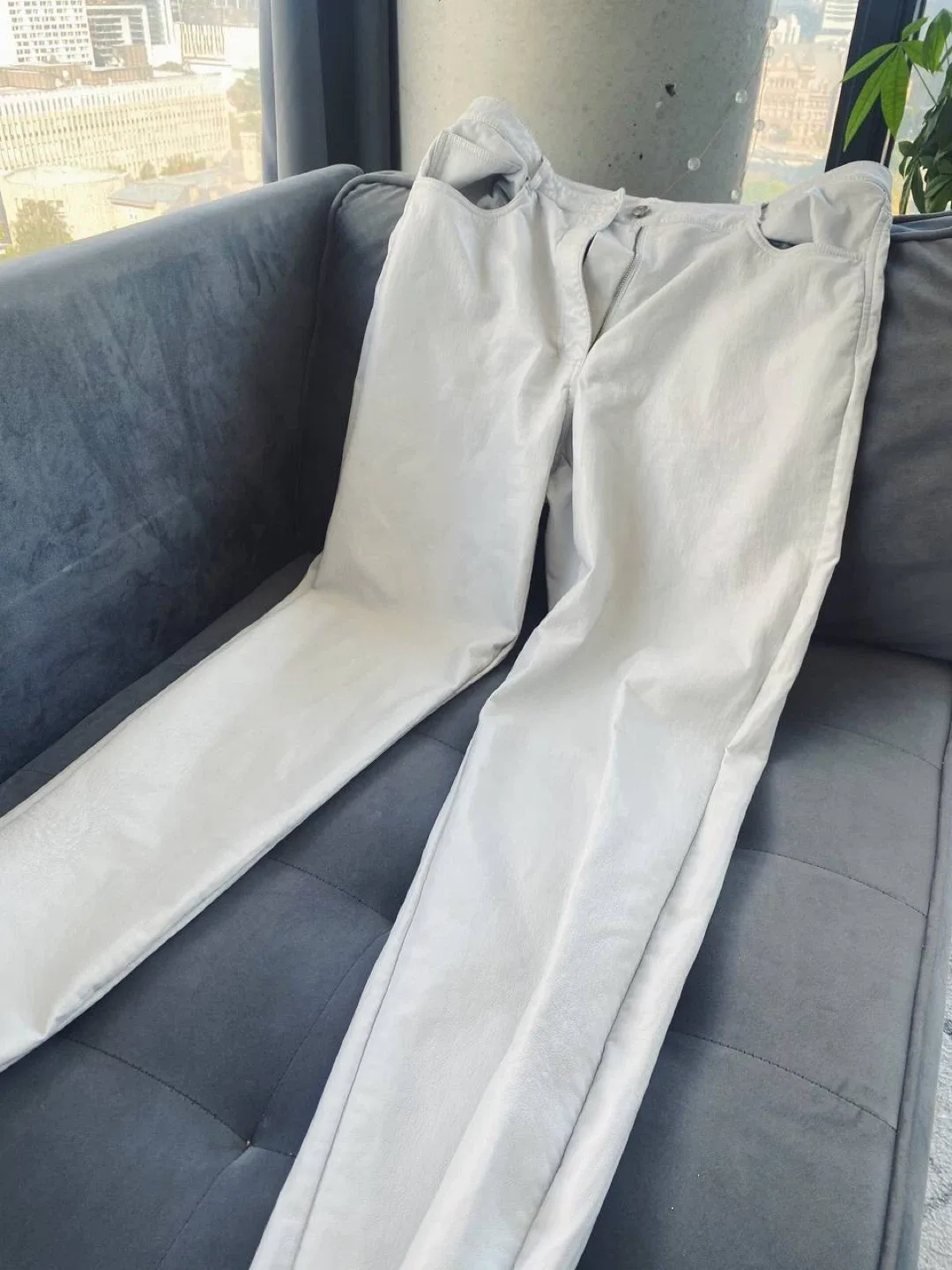 Wilfred The Melin Pant Aritzia “frozen grey” size 16 image indicator(2)