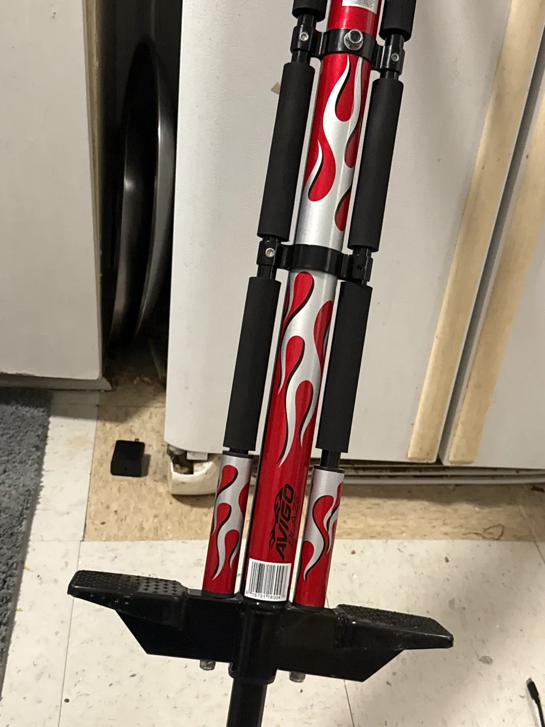 Avigo Pogo Stick - Red & Silver