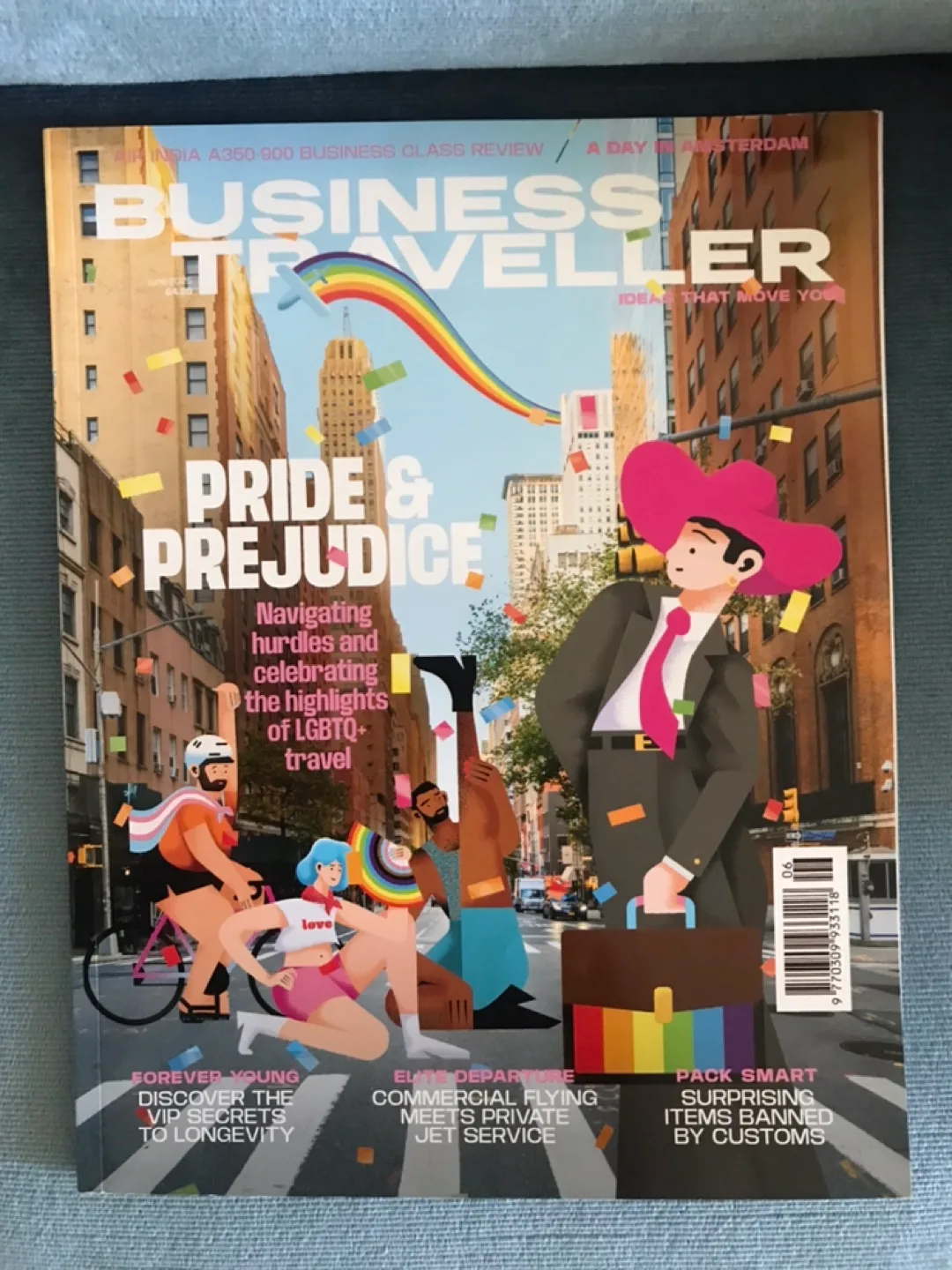 Large TOTE+Sunglasses+Large Fan+LGBTBusiness Travel Mag image indicator(3)