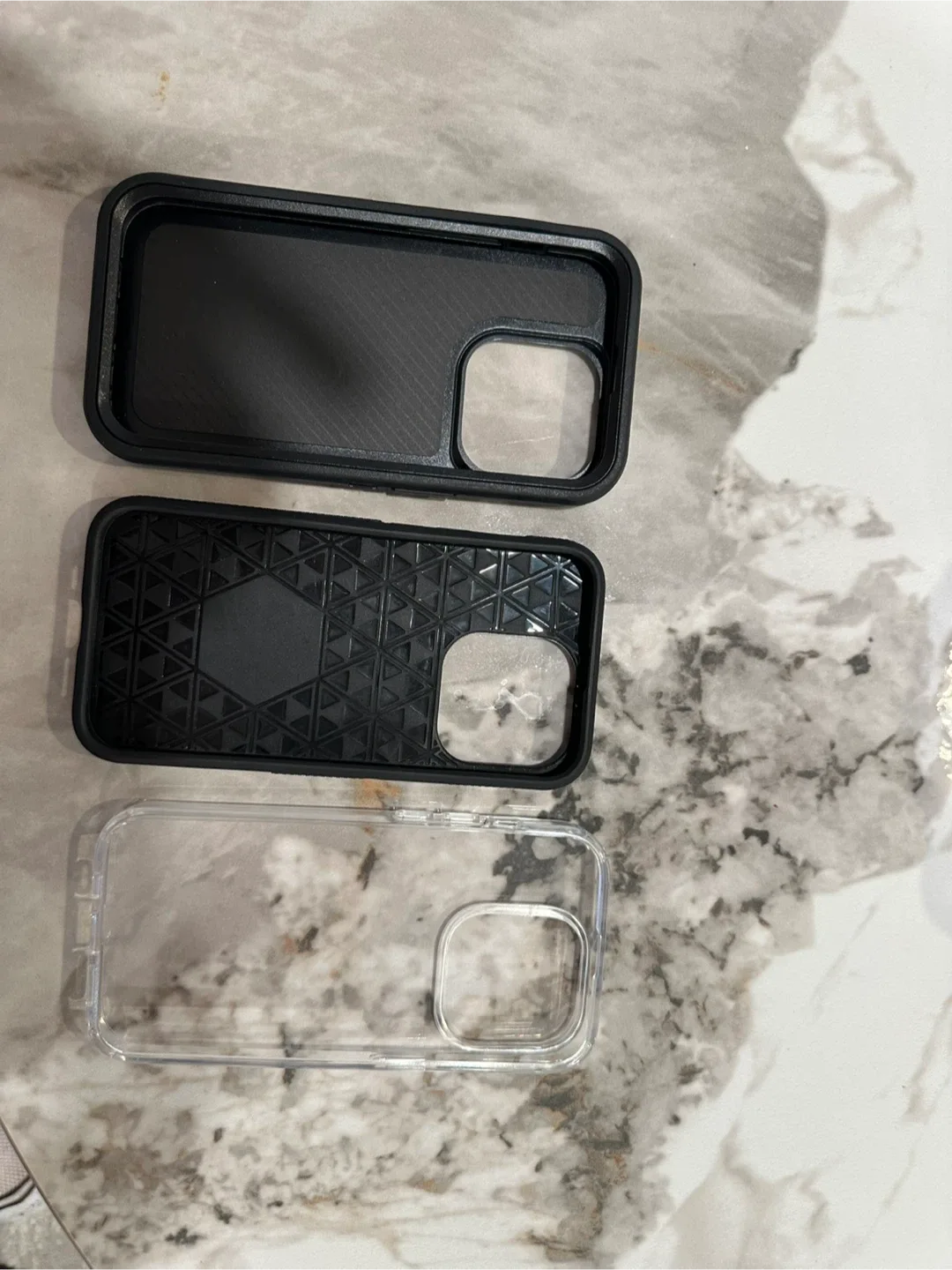 iPhone 14 Pro Max with Cases image indicator(4)