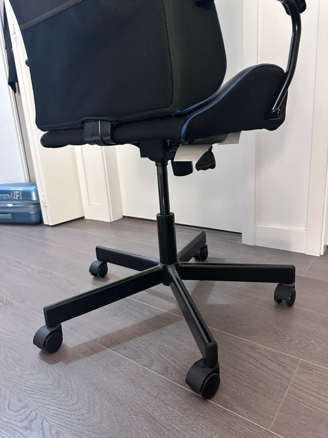 IKEA office/gaming Chair - photo 3