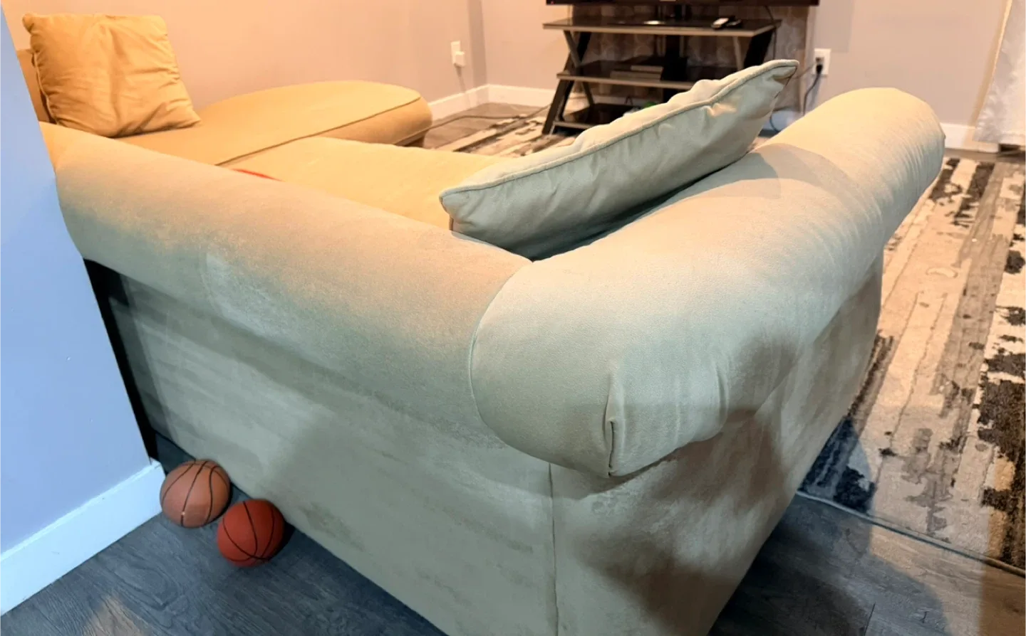 Beige Sectional Sofa with Cushions image indicator(7)