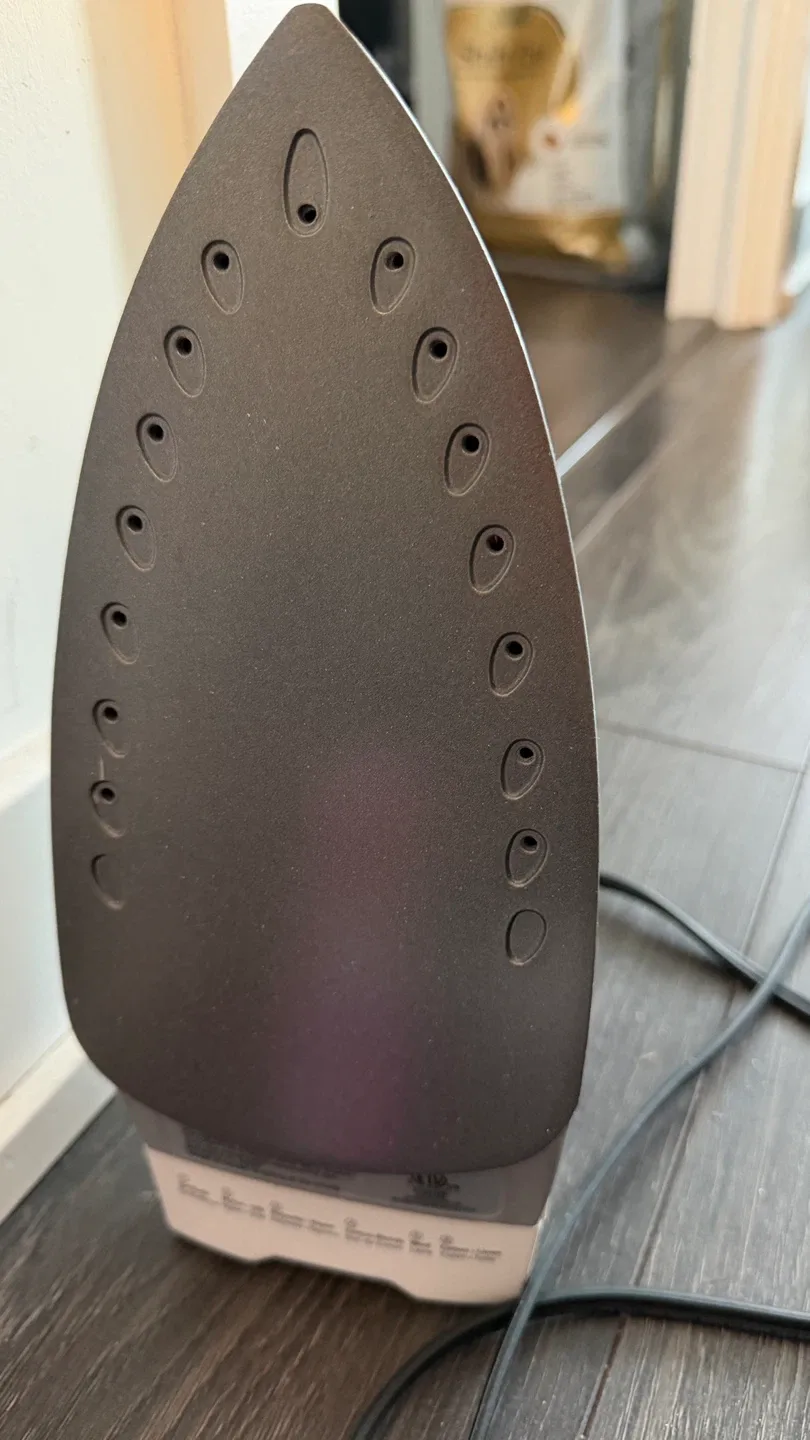 Black Decker Iron + Fabric Freshener image indicator(3)