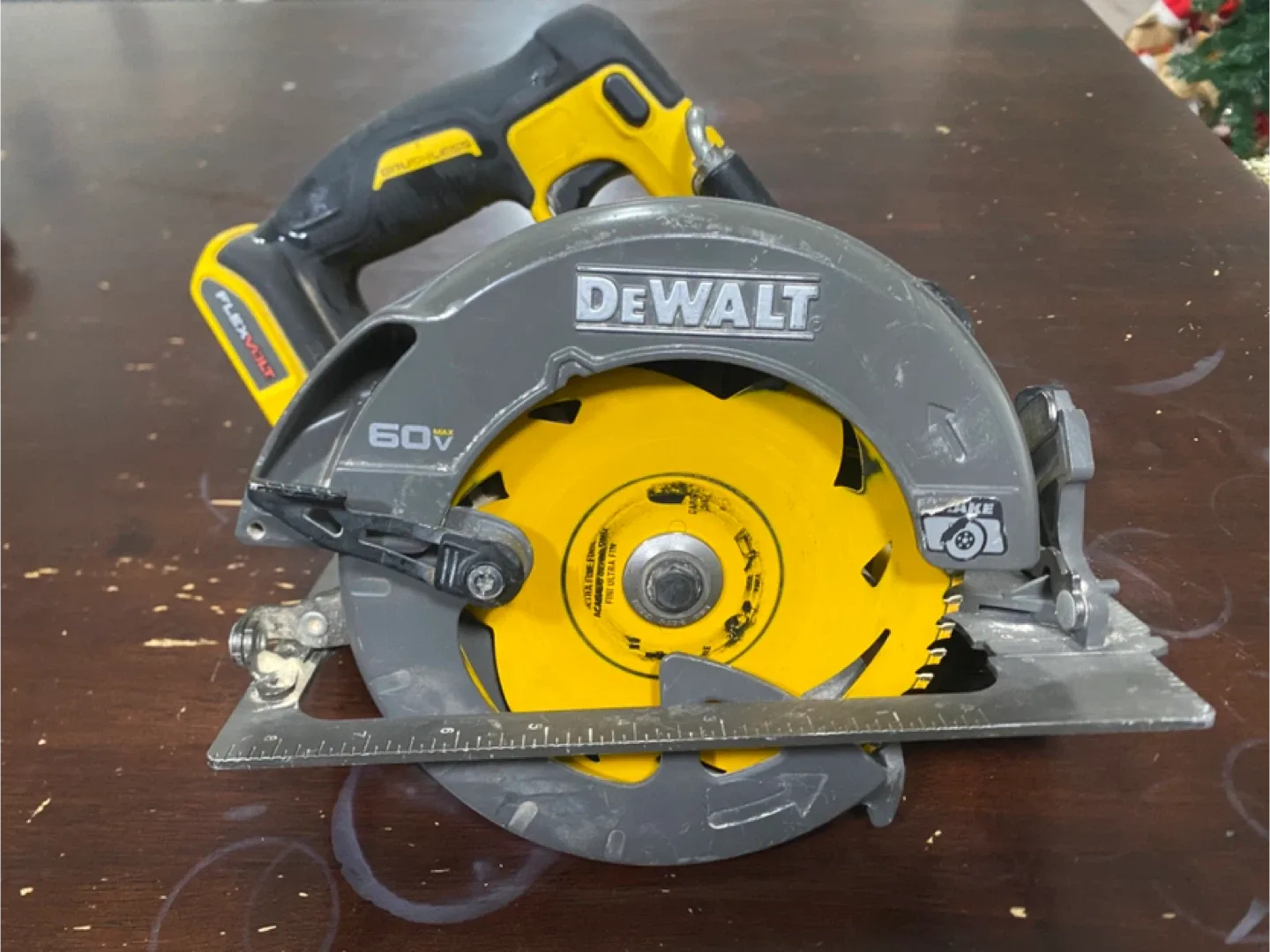 DeWalt 60V Cordless Circular Saw DCS578