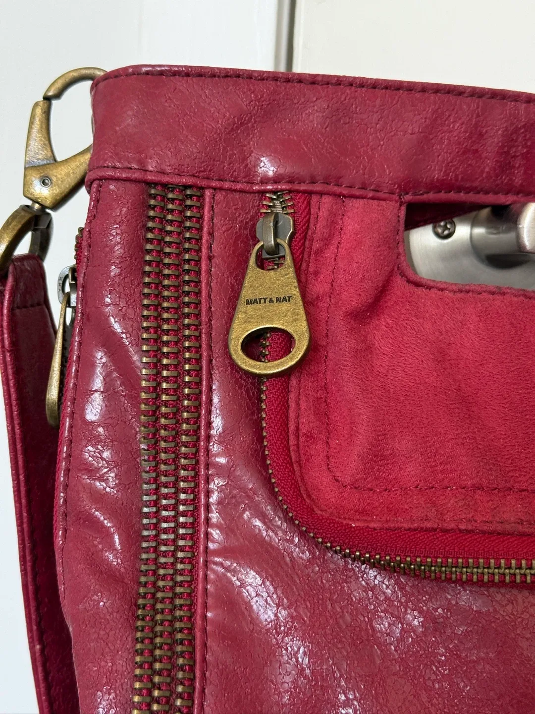 Matt & Nat Red Vegan Leather Bag image indicator(2)
