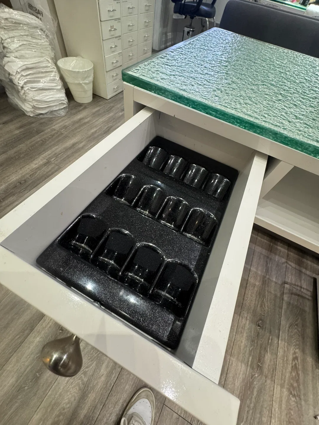 White Manicure Table with Glass Top image indicator(6)