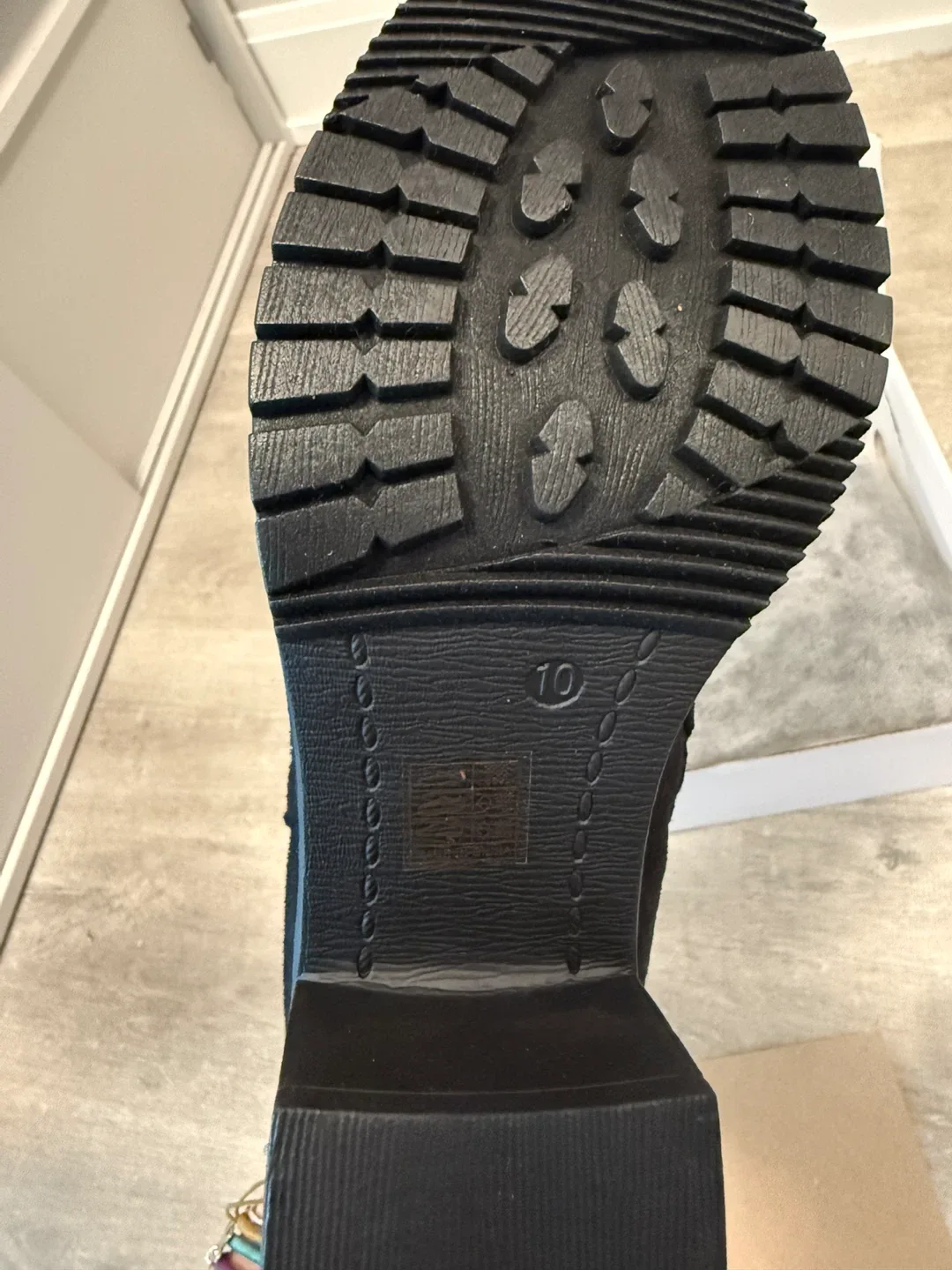 Dream Pairs Black Ankle Boots - Size 10 image indicator(4)