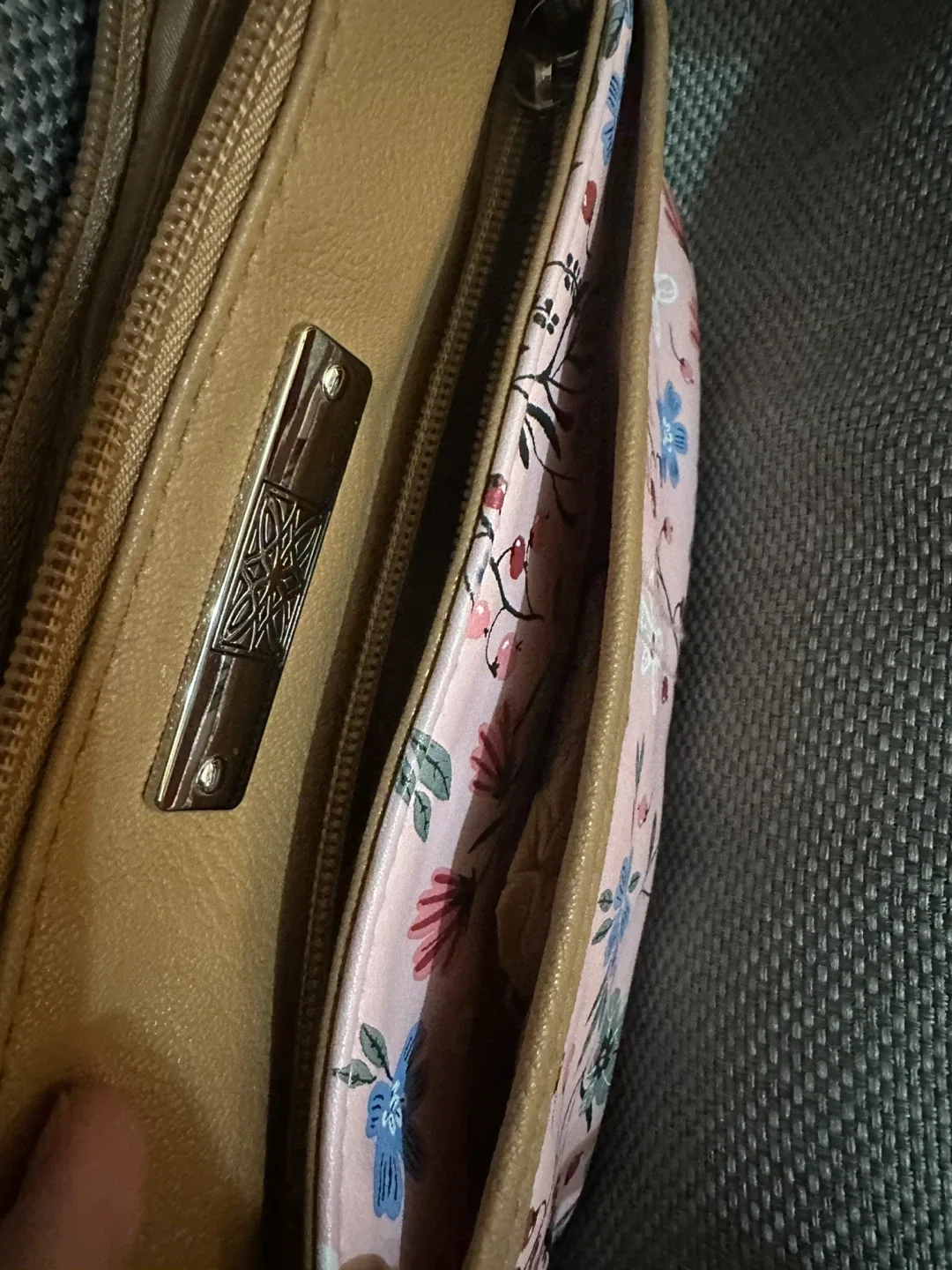 Floral Crossbody Bag image indicator(3)