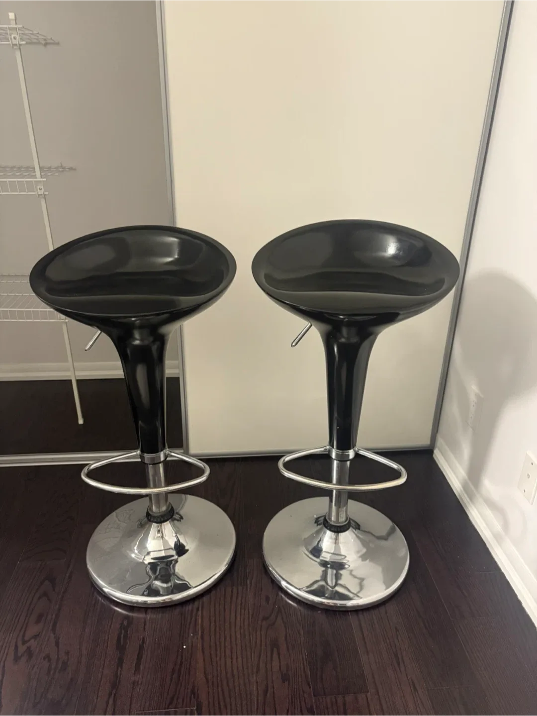 Bar Stools - Great Condition! image indicator(2)