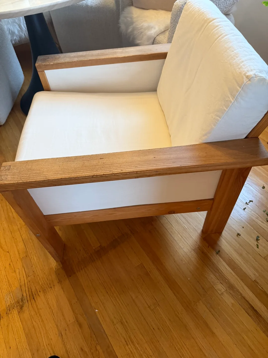 Wood Frame Armchair with White Cushions image indicator(4)