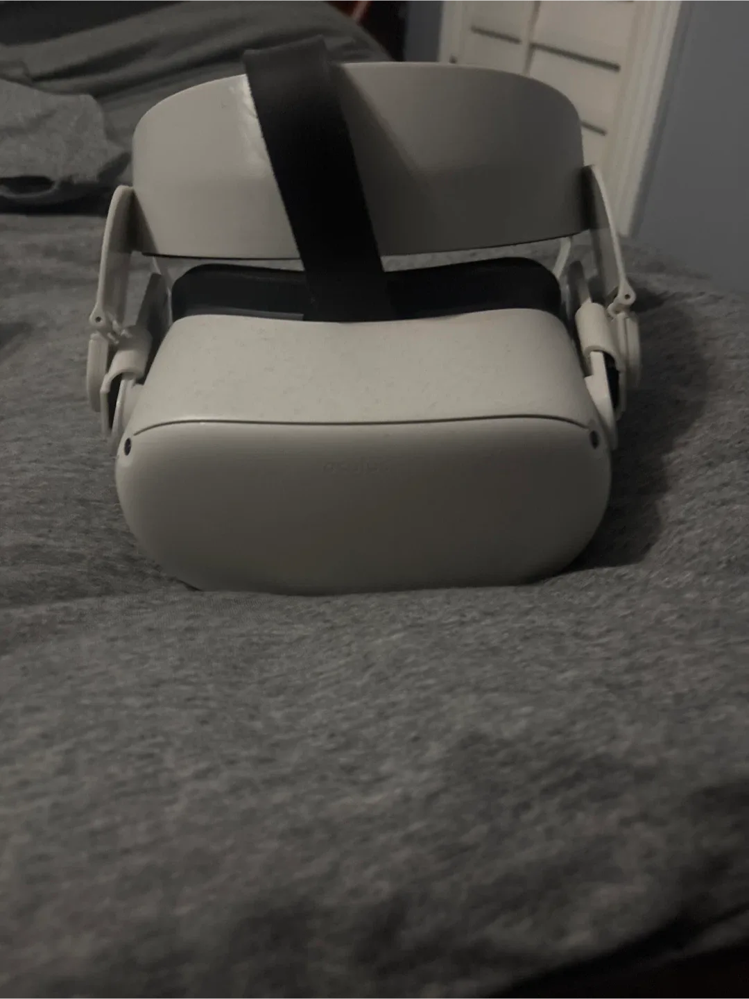 Oculus Quest 2 VR Headset