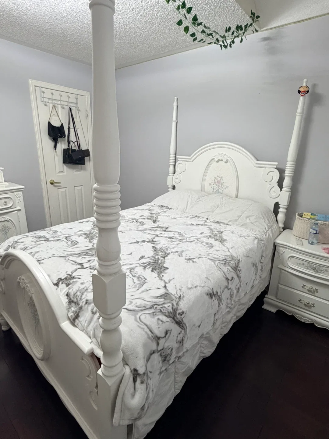 White Vanity and Bedroom Set image indicator(3)