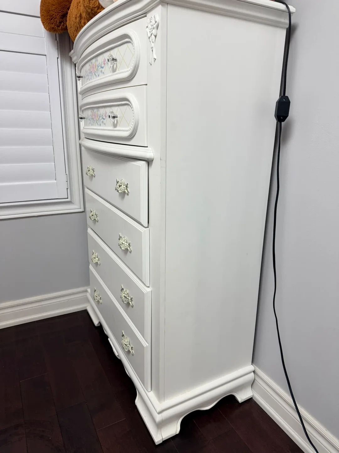 White Vanity and Bedroom Set image indicator(8)