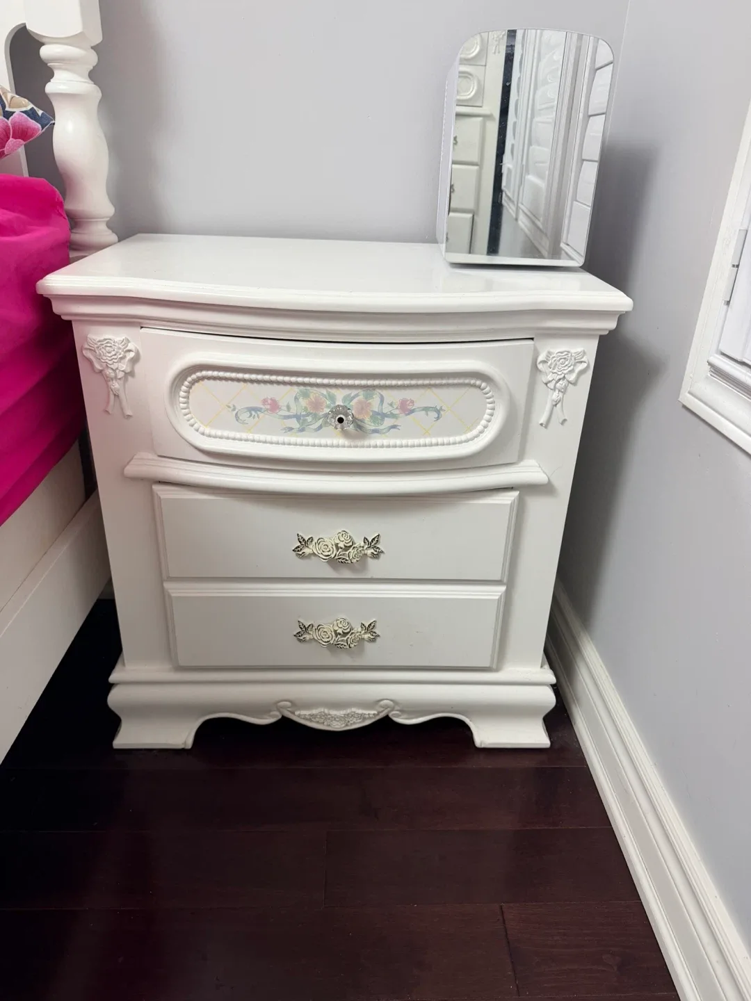 White Vanity and Bedroom Set image indicator(10)