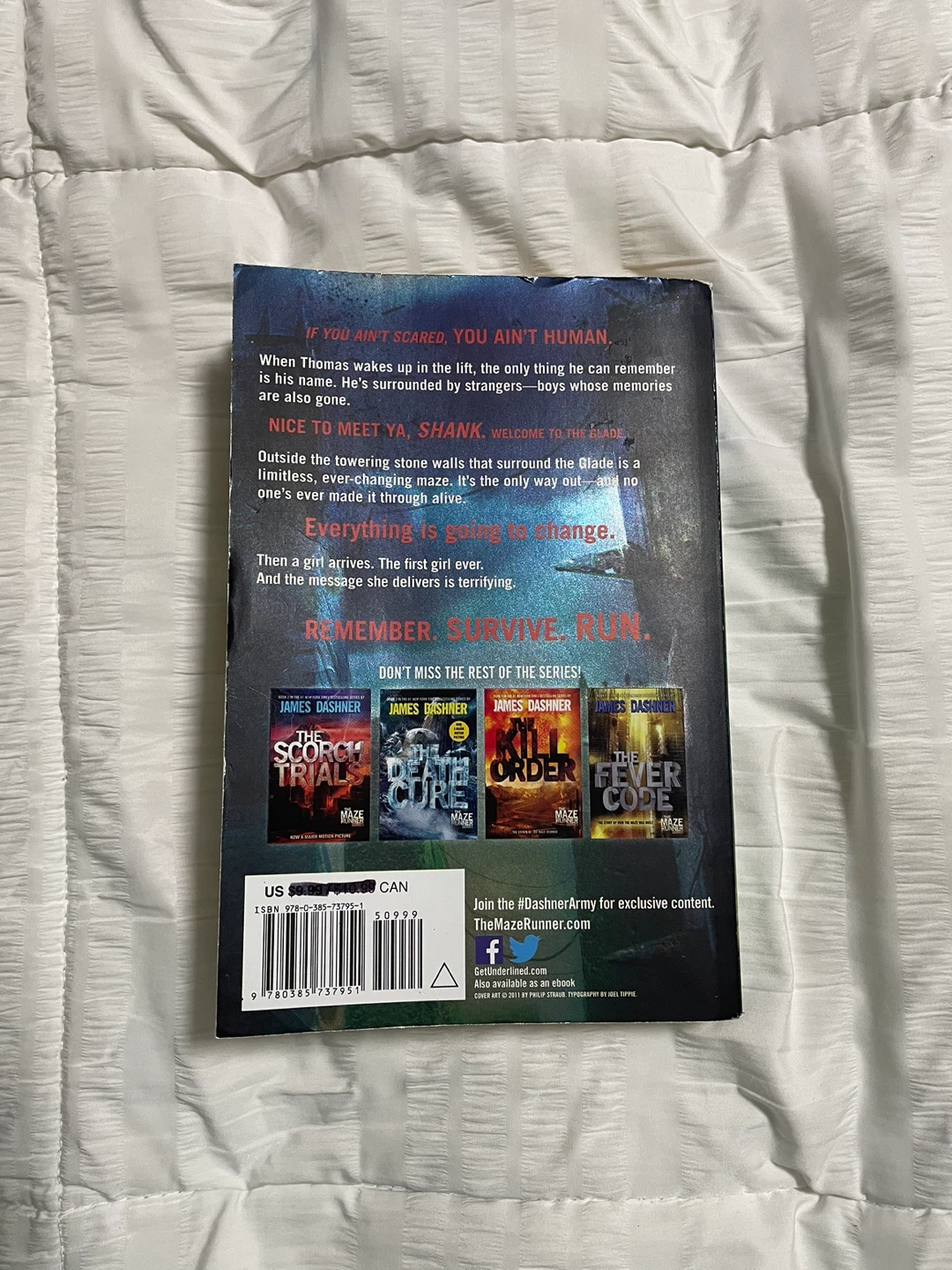 Book Bundle Gifts! - The Maze Runner & Captain Marvel Novels! - photo 2