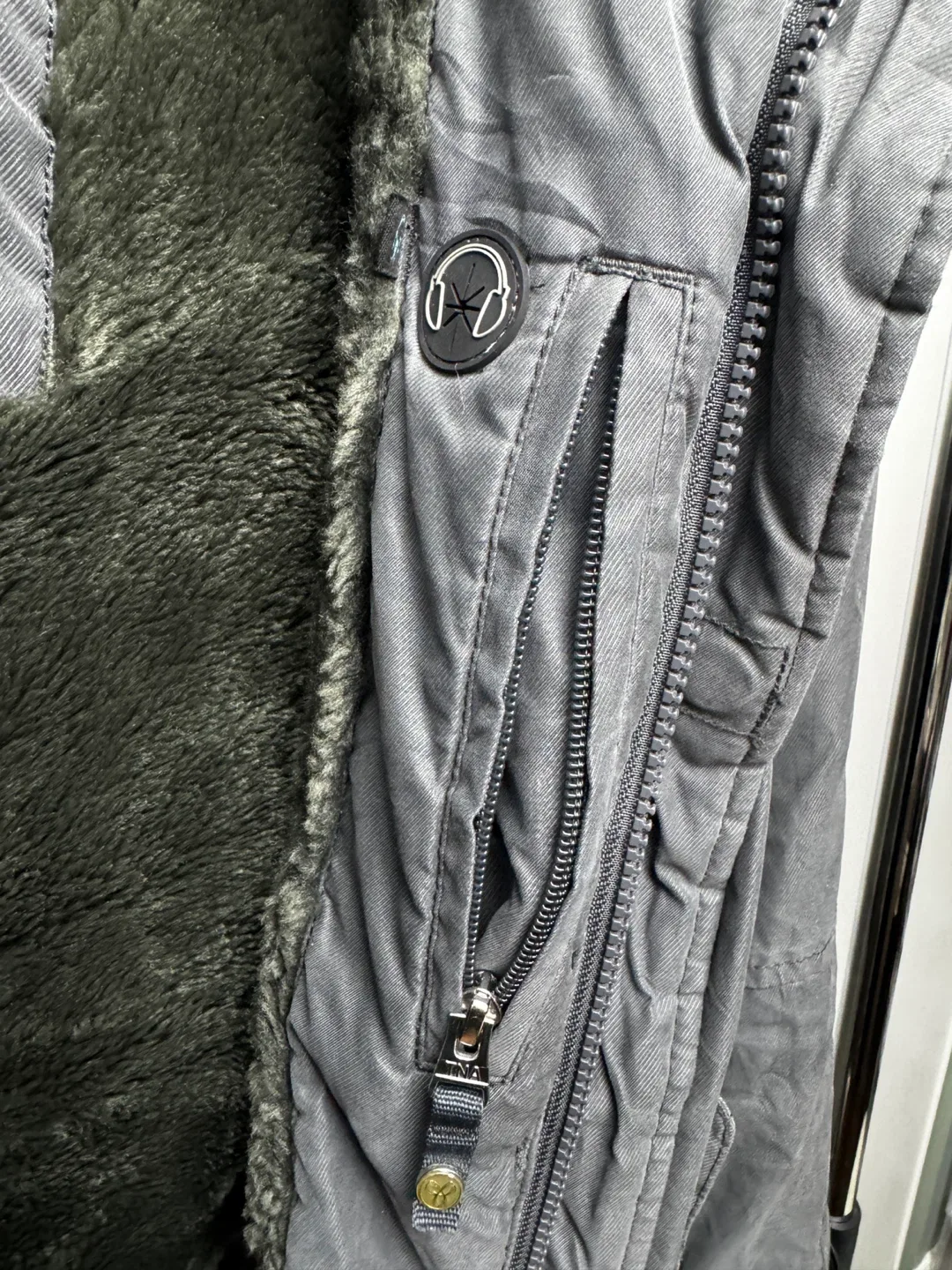 Aritzia TNA Grey Women’s Winter Jacket size M image indicator(6)