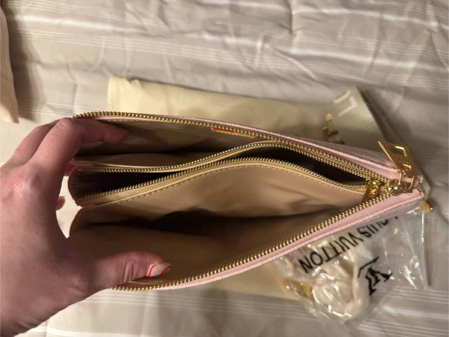 Designer Inspired LV Pink Coussins image indicator(3)