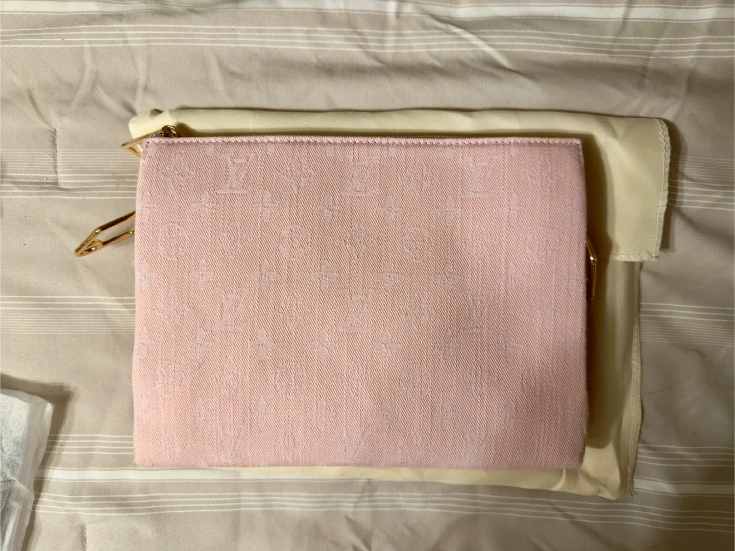 Designer Inspired LV Pink Coussins