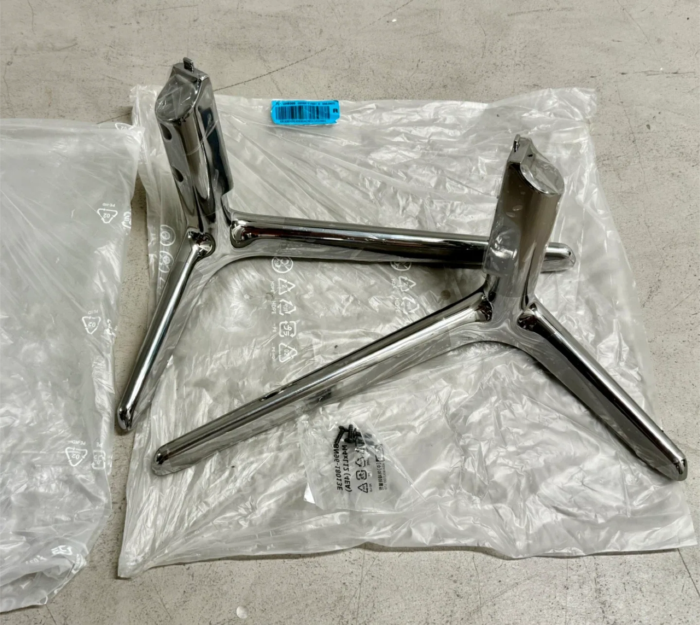 New 75’ Samsung Metal Legs UN75H6300AF Stand / Base