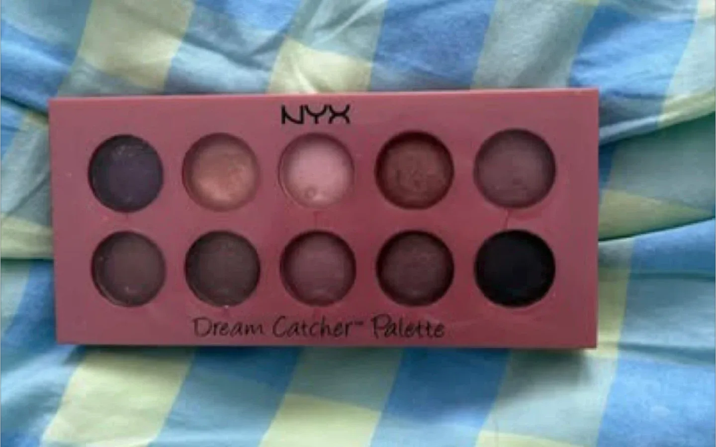 NYX dream catcher palette (Barely used)(Giving away for FREE)
