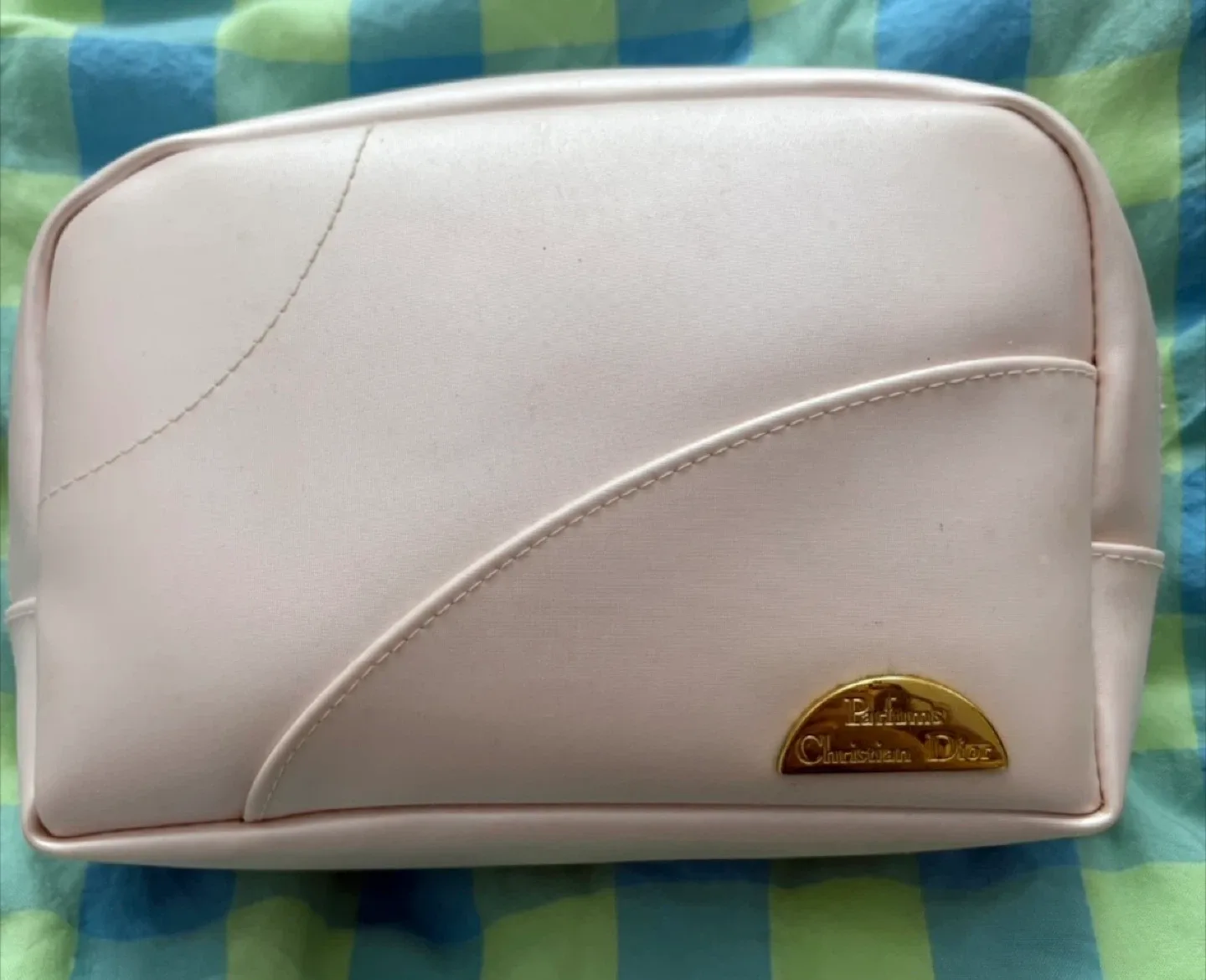 4 Dior Cosmetic bags(Good/fair condition)(Giving away for FREE) image indicator(6)