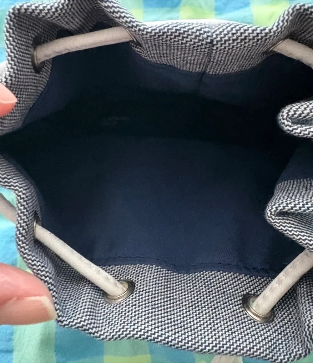 4 Dior Cosmetic bags(Good/fair condition)(Giving away for FREE) image indicator(3)