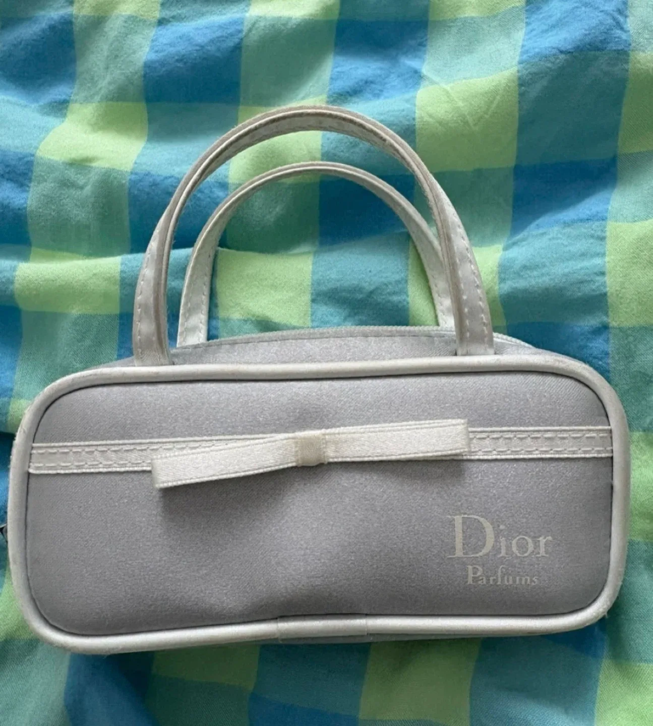 4 Dior Cosmetic bags(Good/fair condition)(Giving away for FREE) image indicator(4)