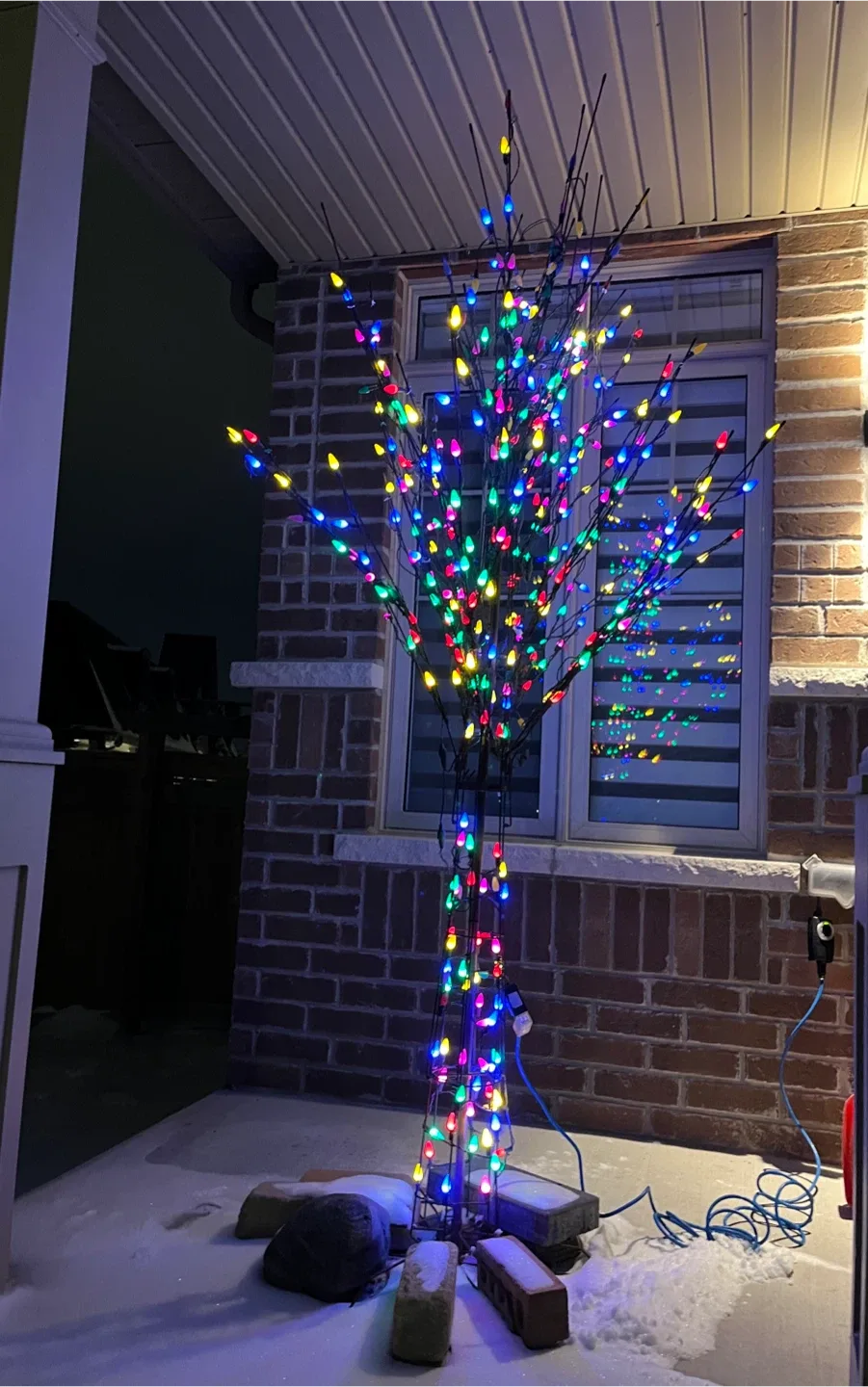 Outdoor Christmas Tree with Multi-Colour Lights image indicator(2)