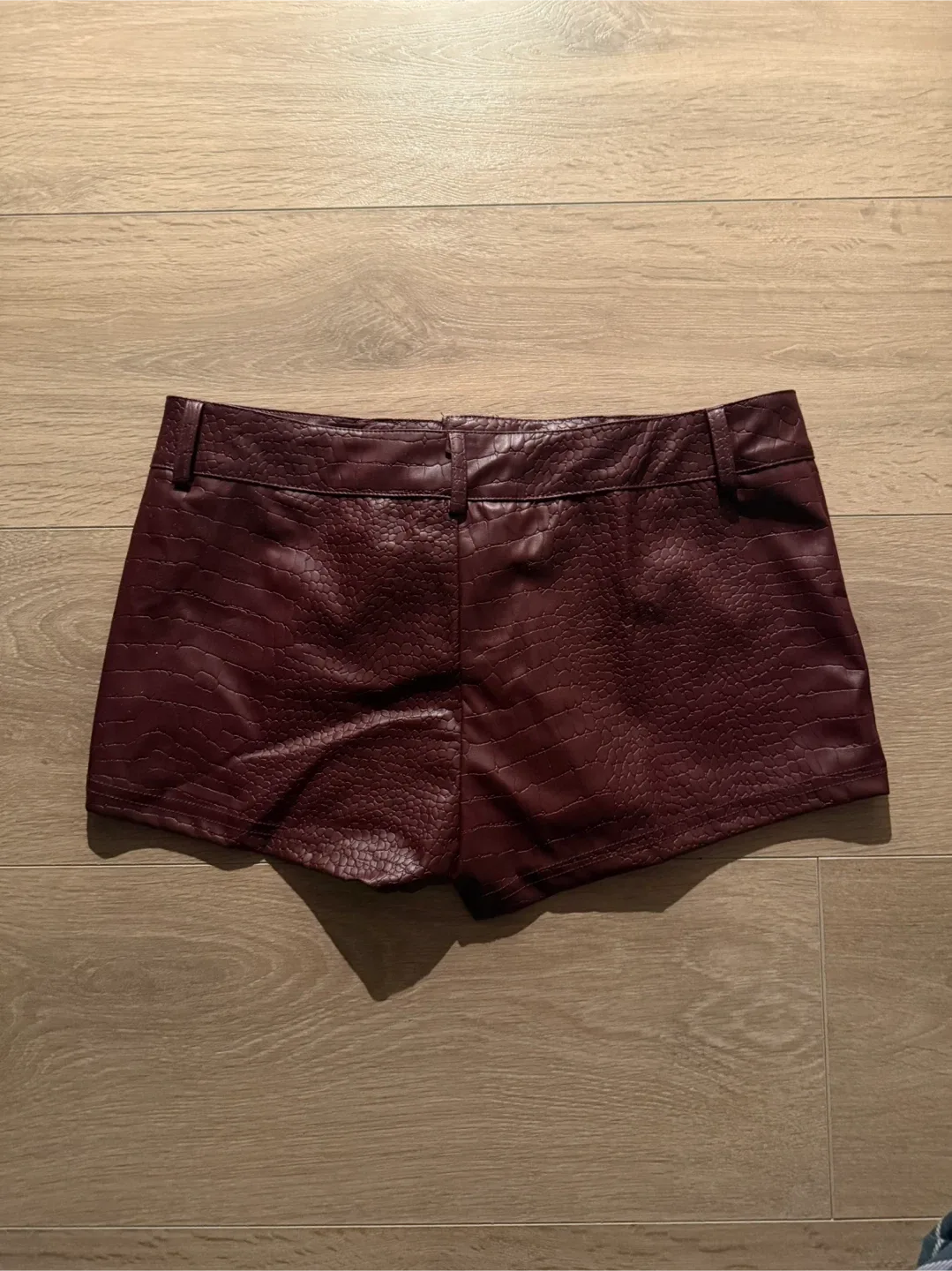 Burgundy Low Risw Leather Shorts image indicator(3)