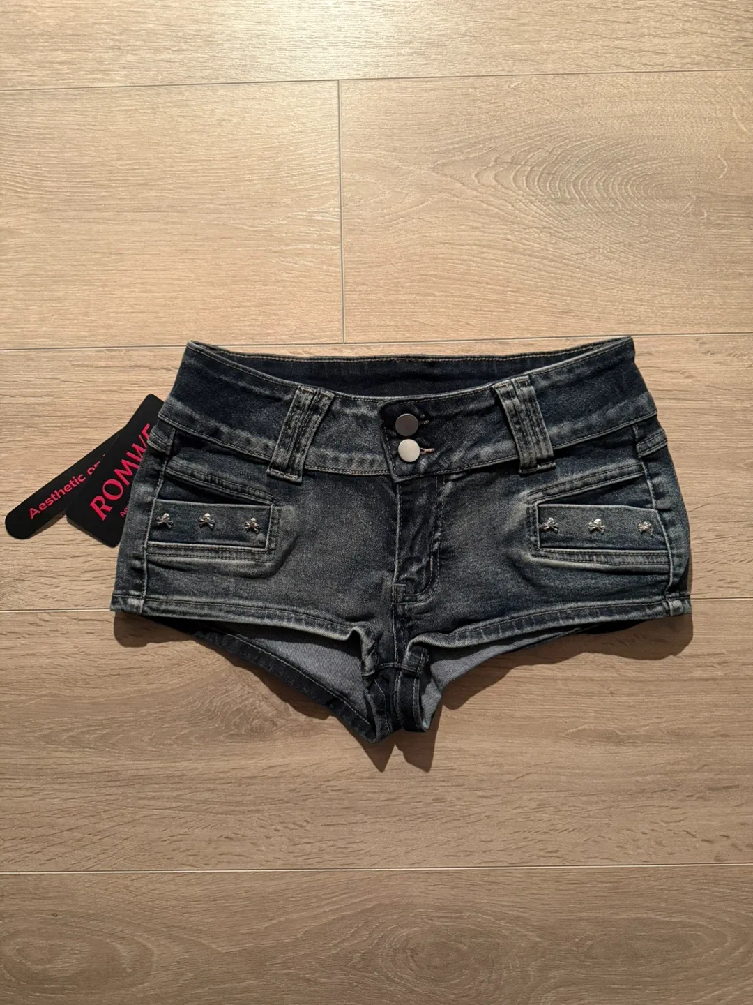 Romwe Low Rise Vintage Denim Shorts