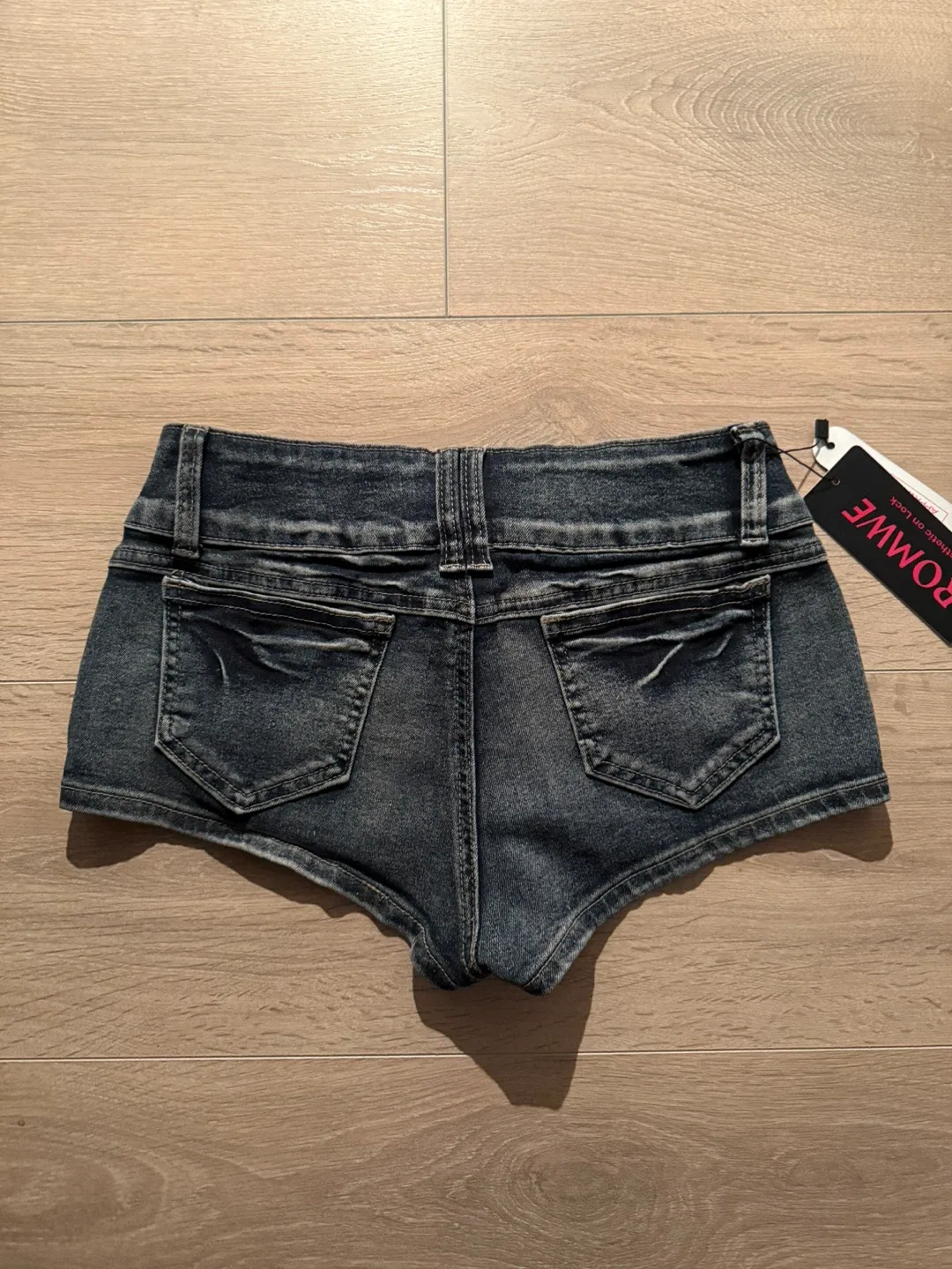Romwe Low Rise Vintage Denim Shorts image indicator(3)
