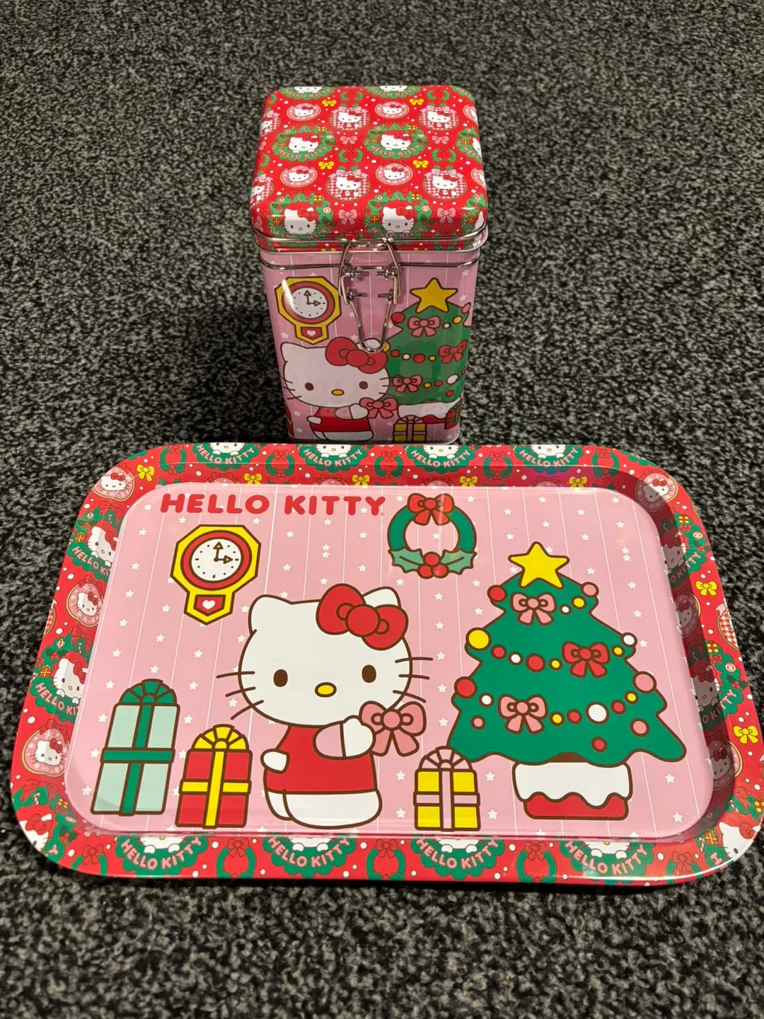 Hello Kitty Christmas Tin & Tray Set