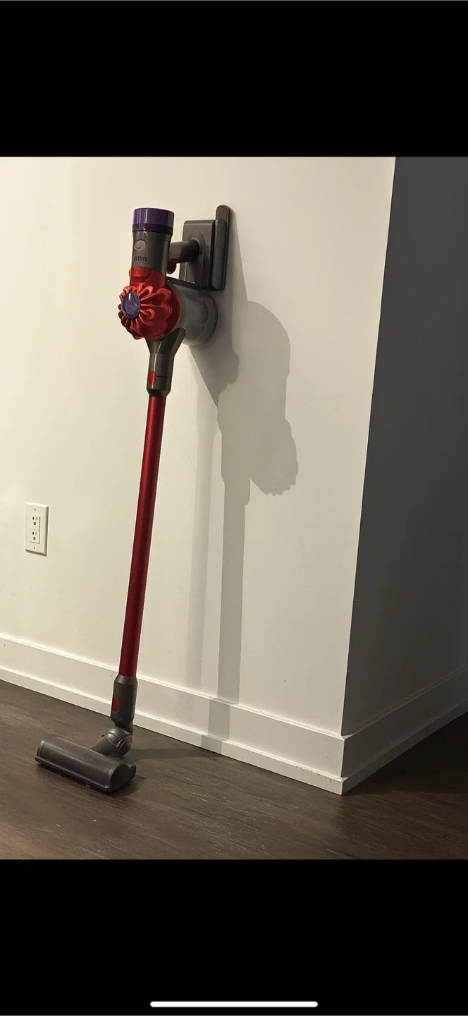 Dyson V8 Cordless Stick Vacuum