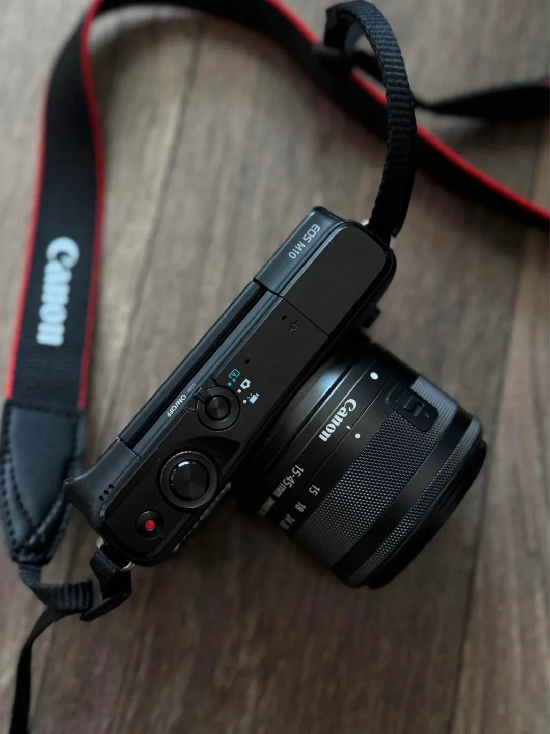 Canon EOS M10 + 15-45mm IS STM Lens | Excellent Condition