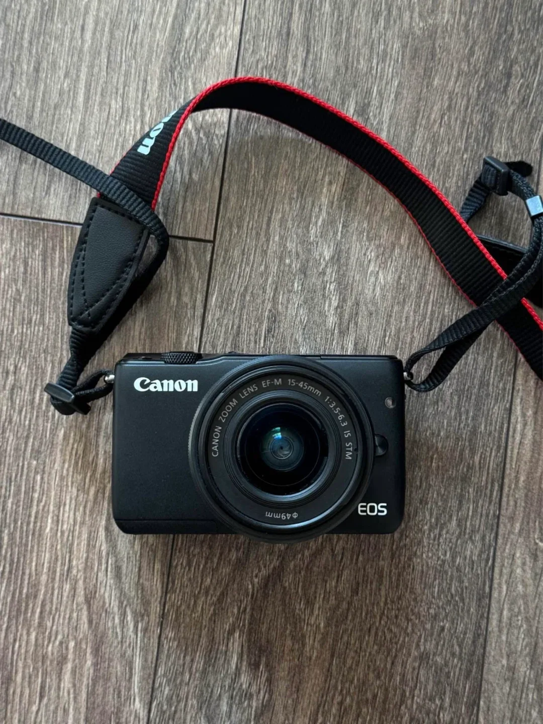 Canon EOS M10 + 15-45mm IS STM Lens | Excellent Condition image indicator(2)