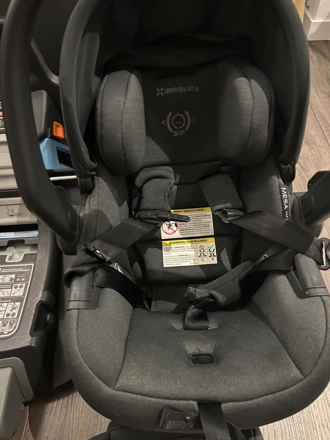 UPPAbaby Car Seat + Adapters + Base + Infant insert - photo 2