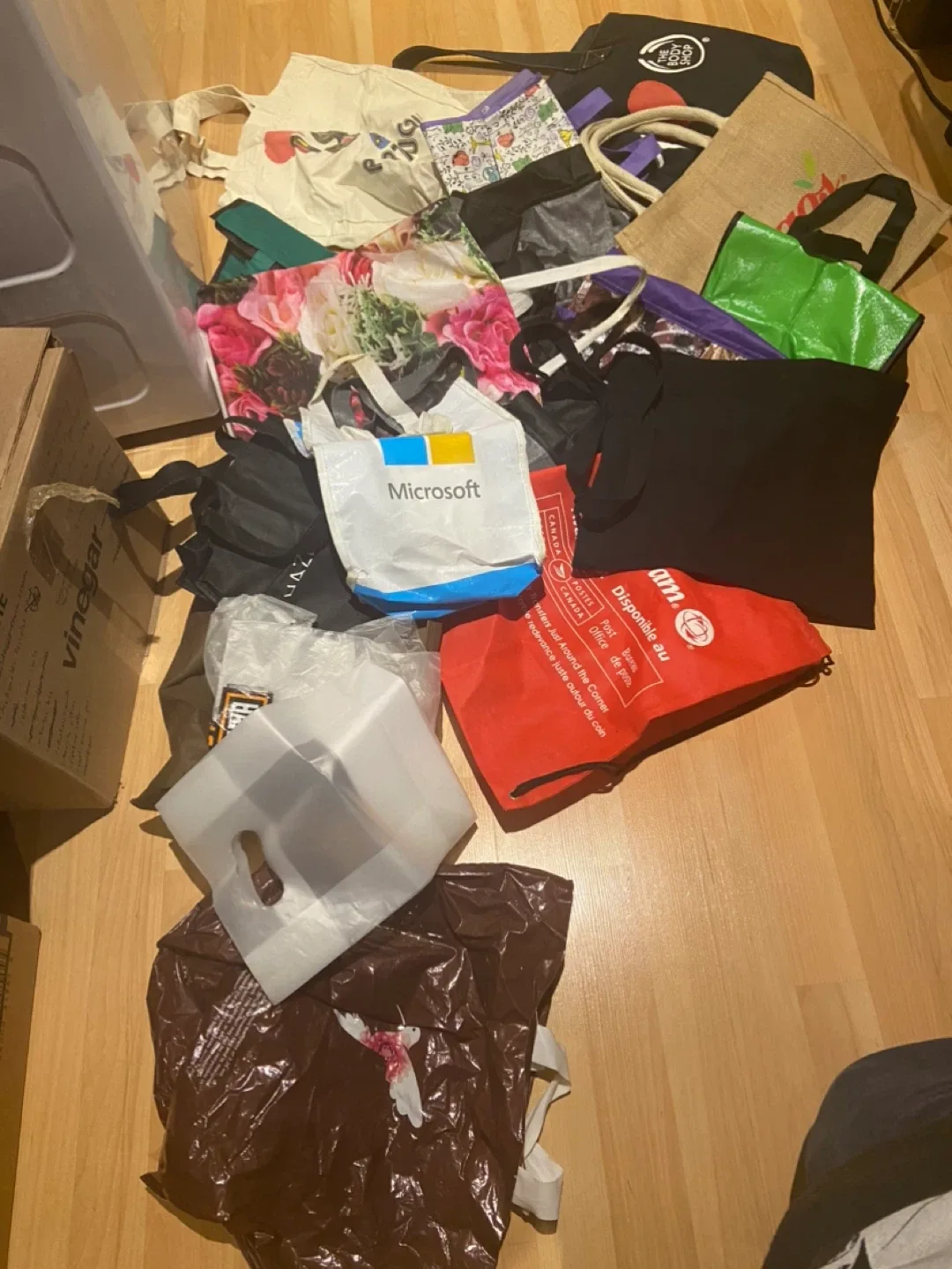 $2 takes all -Variety of Reusable Shopping Bags