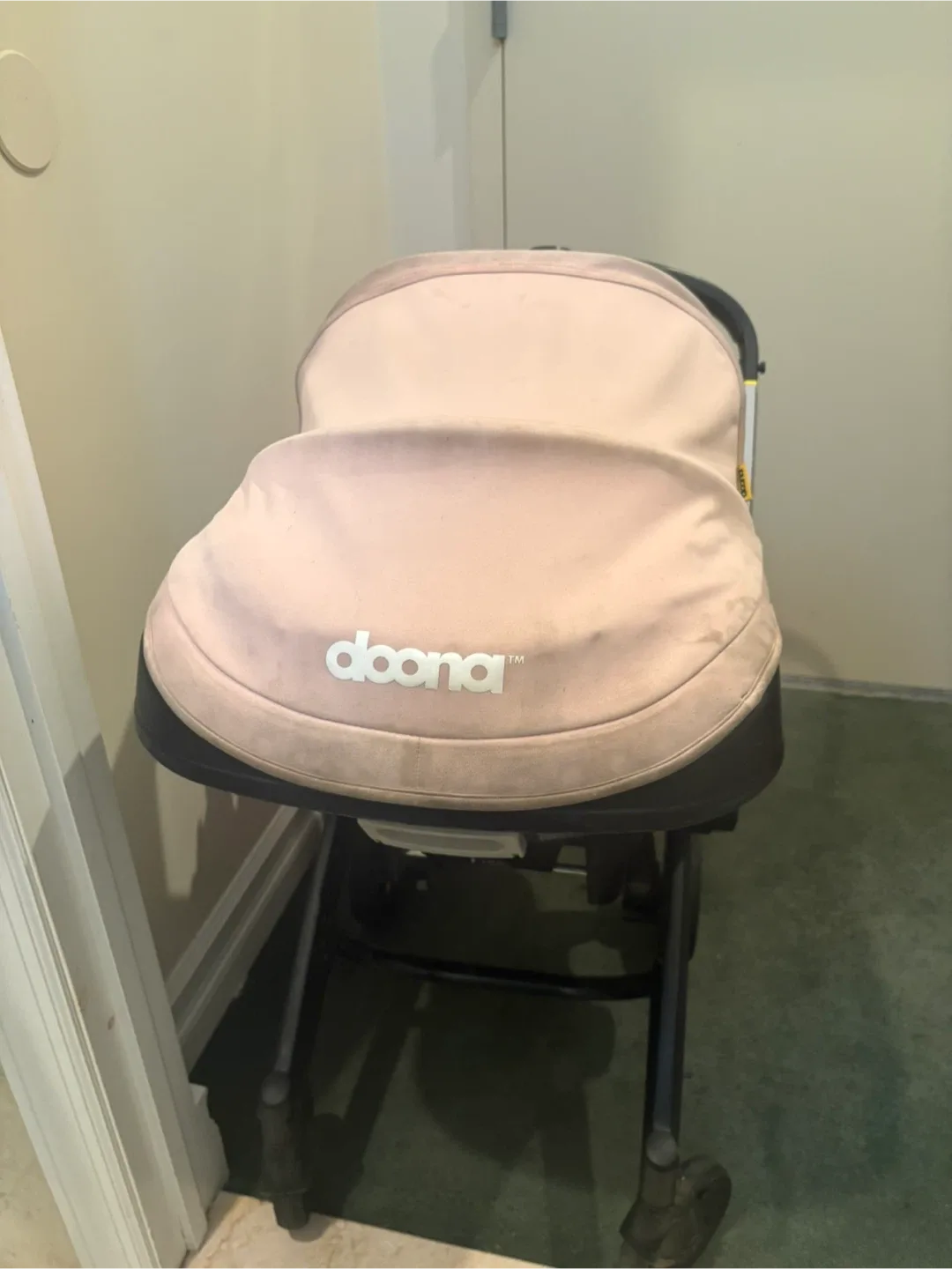 Doona Infant Car Seat/Stroller - Excellent Condition!