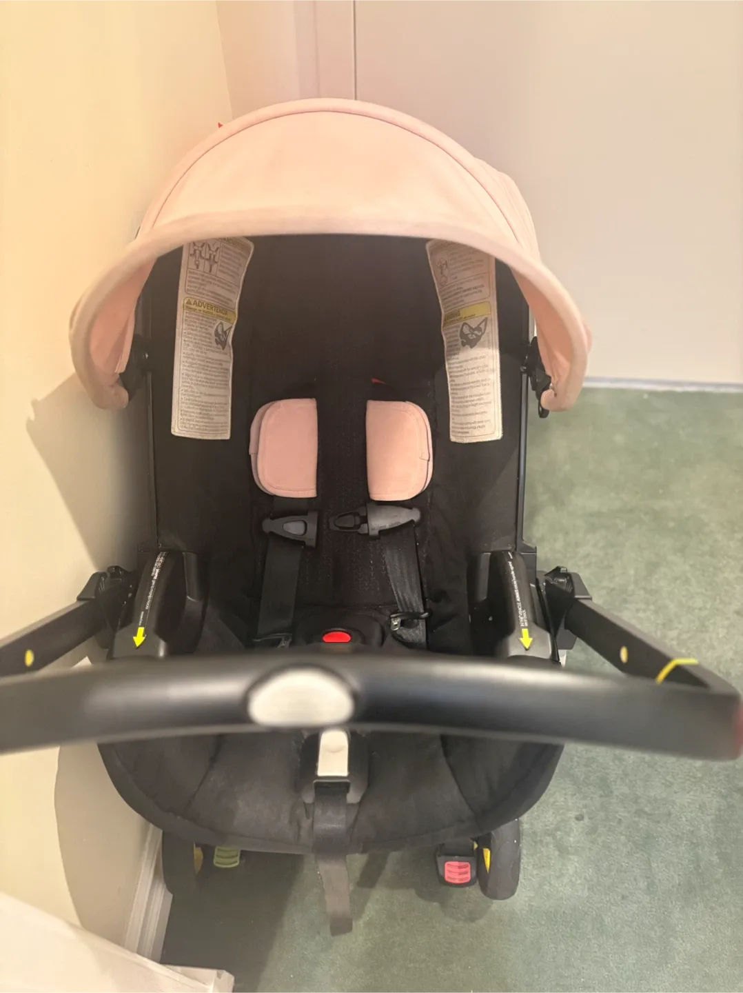 Doona Infant Car Seat/Stroller - Excellent Condition! image indicator(2)