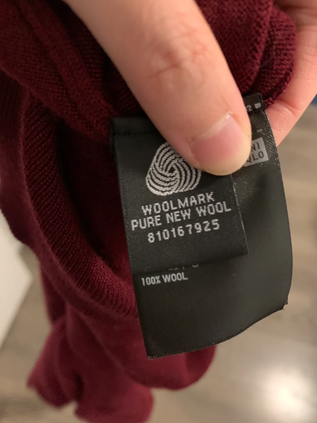 Uniqlo 100% Wool Sweater - unisex Size Small - photo 3