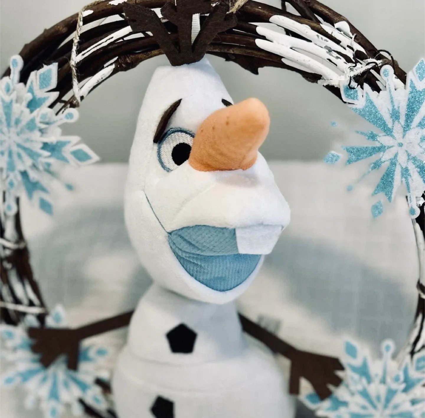12 Inch DISNEY Frozen Olaf Plush Grapevine Wreath… ❄️ image indicator(2)