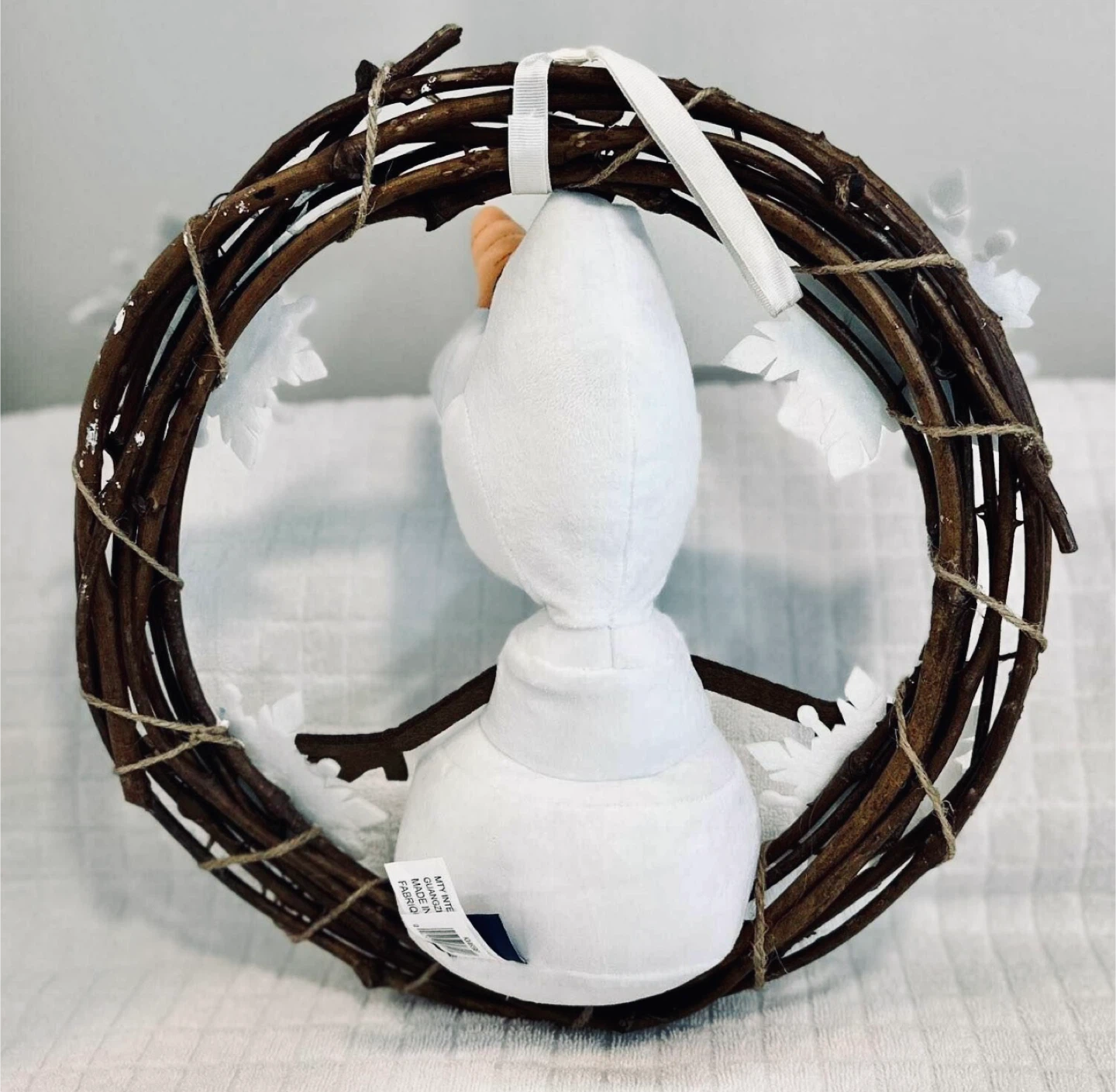 12 Inch DISNEY Frozen Olaf Plush Grapevine Wreath… ❄️ - photo 3