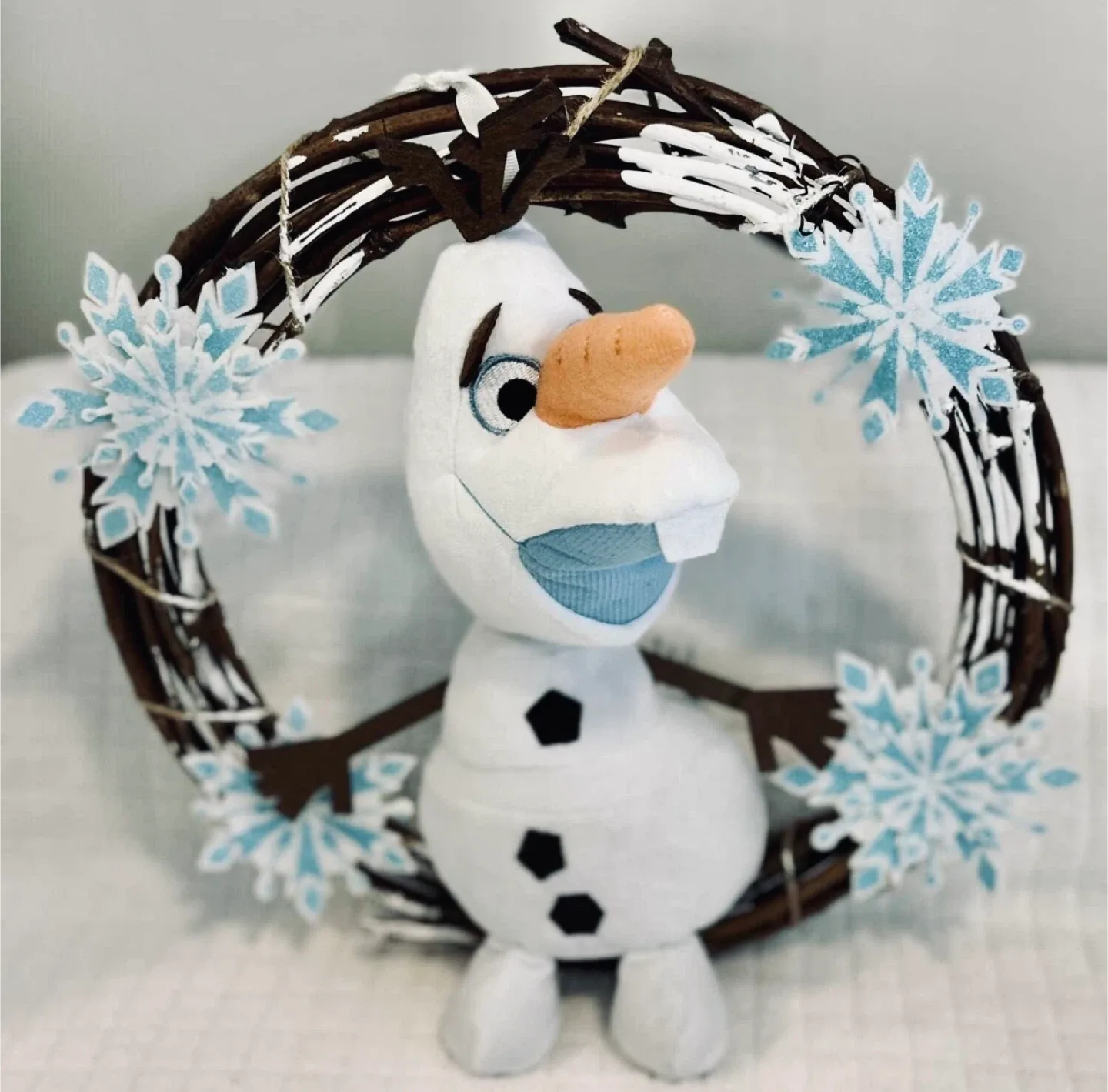 12 Inch DISNEY Frozen Olaf Plush Grapevine Wreath… ❄️