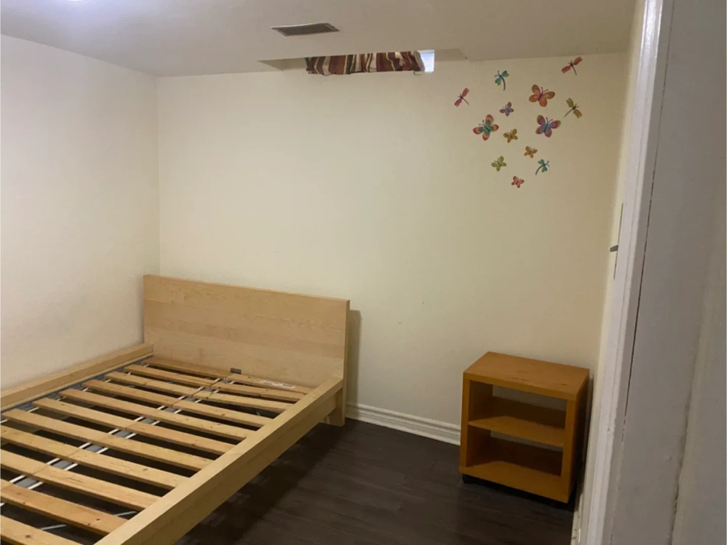 Basment appt for rent image indicator(3)