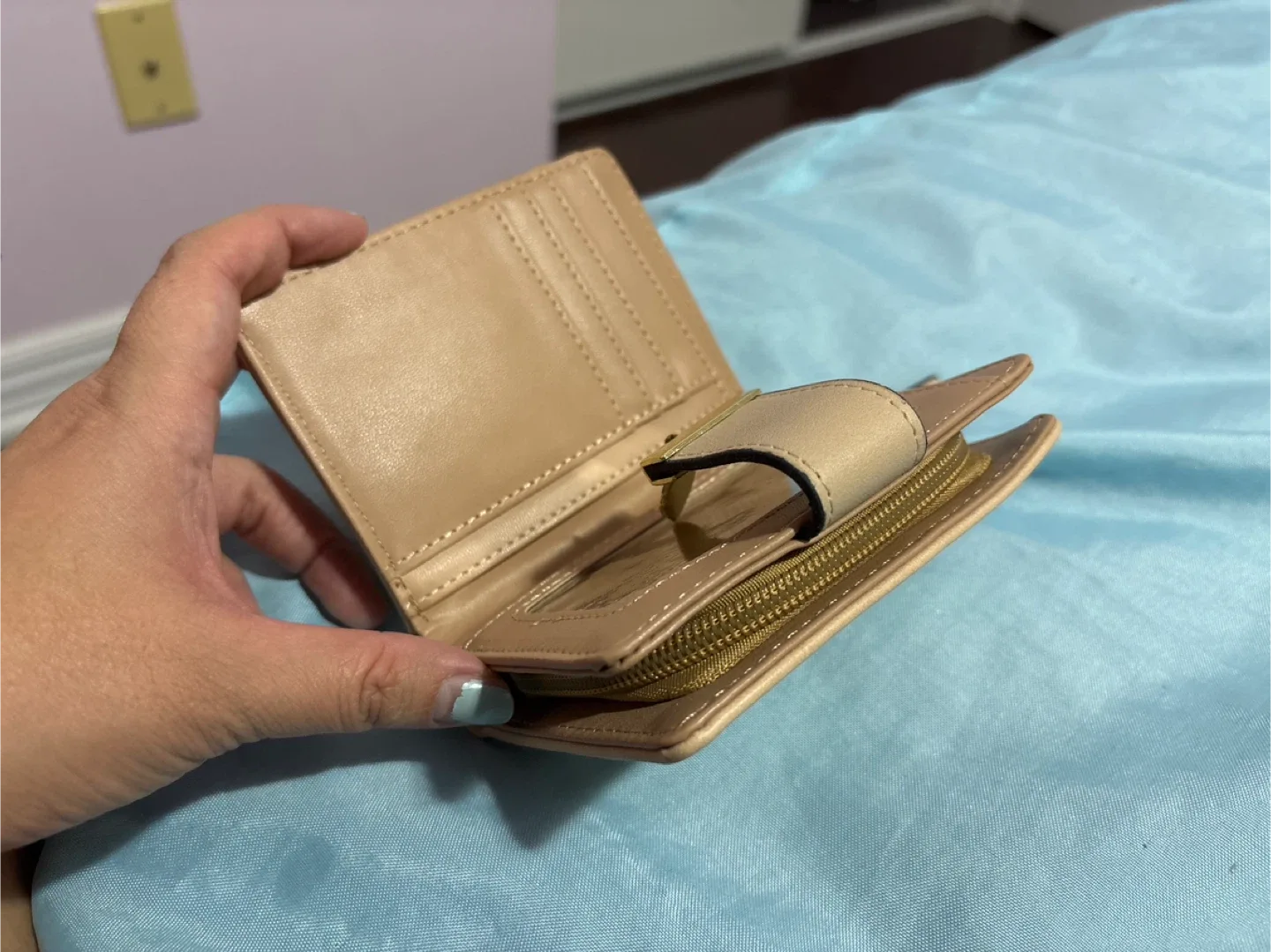 Tan Wallet with Leaf Design image indicator(2)